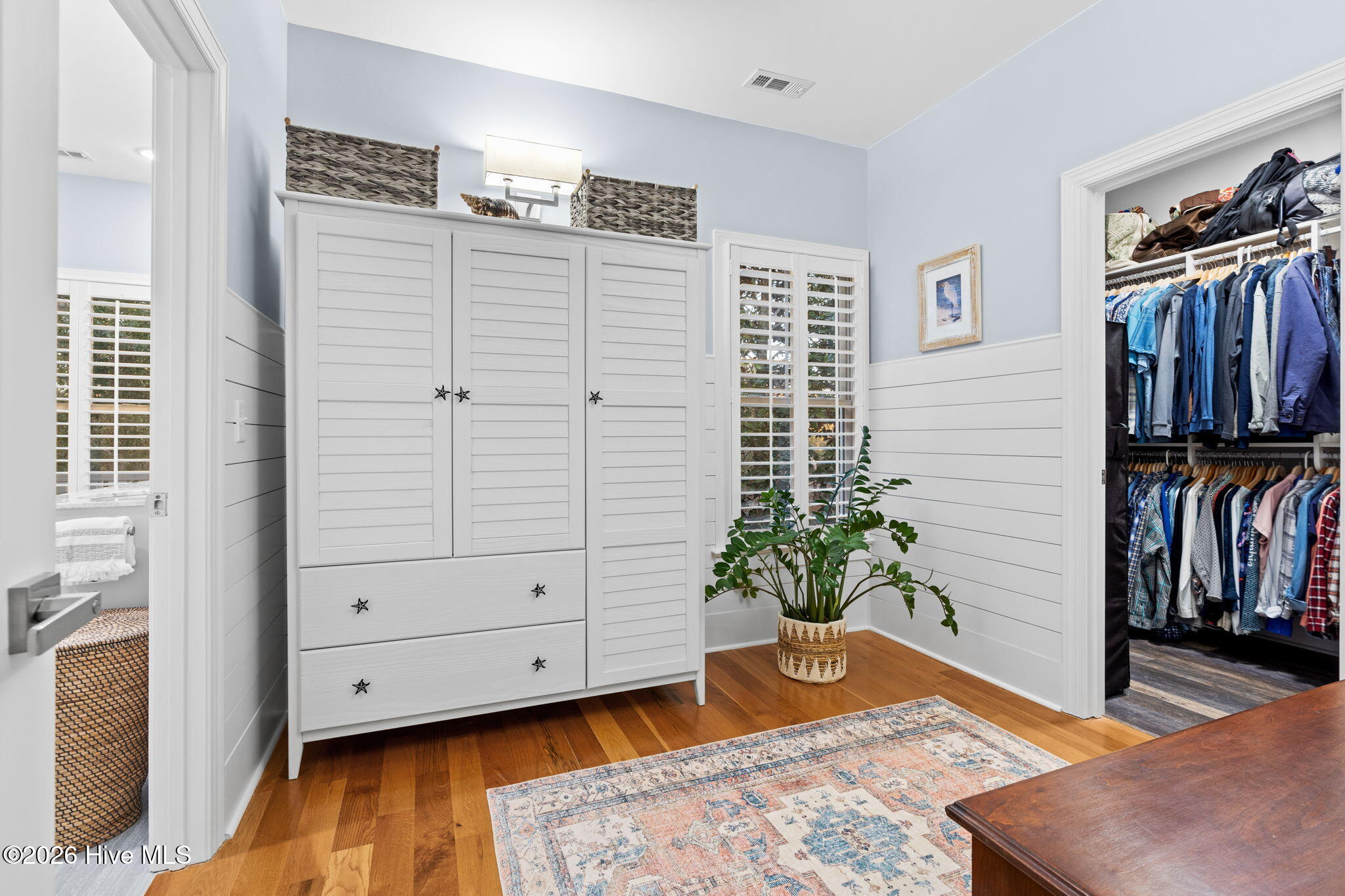 100549864 | Photo 33