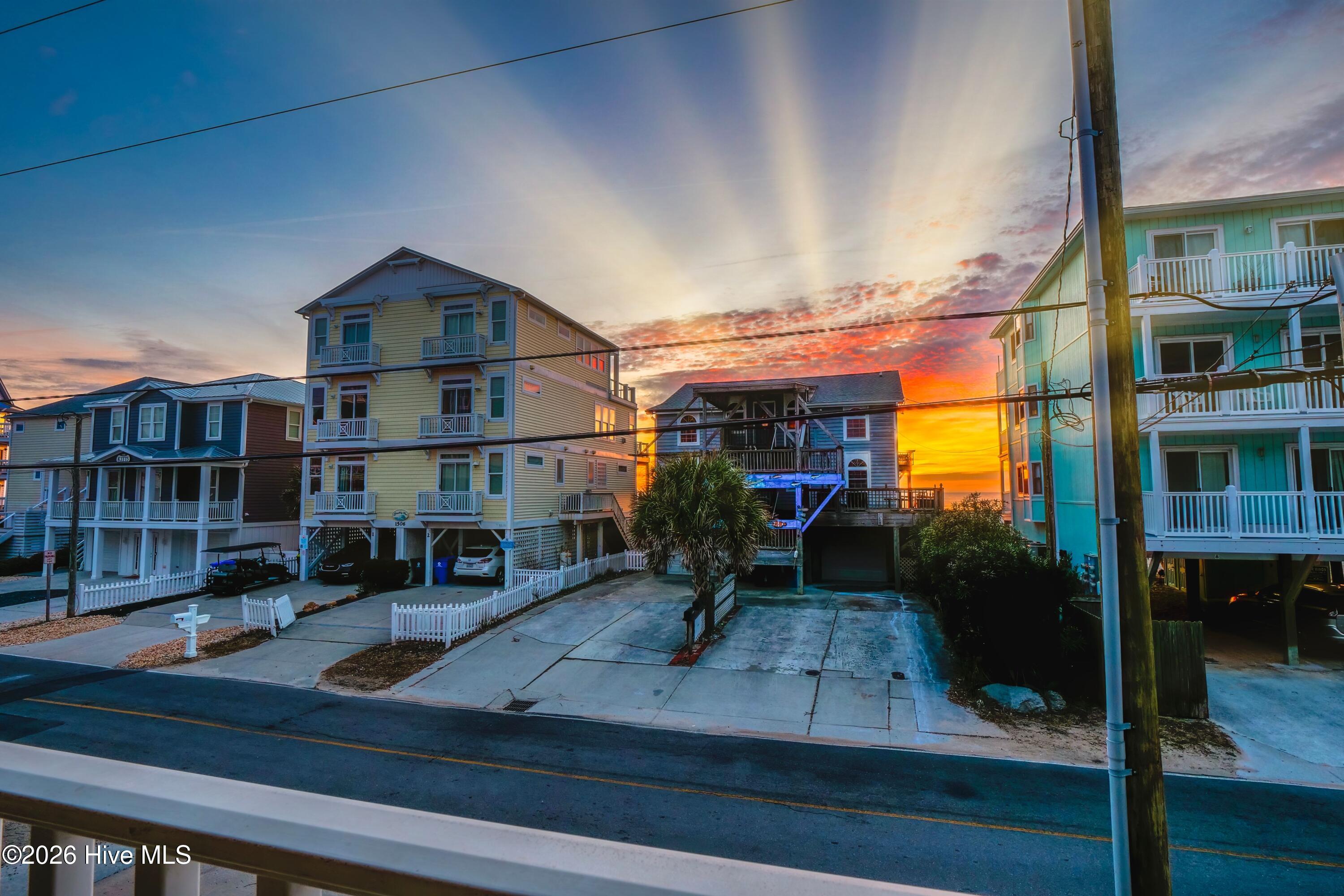 100549670 | Photo 31