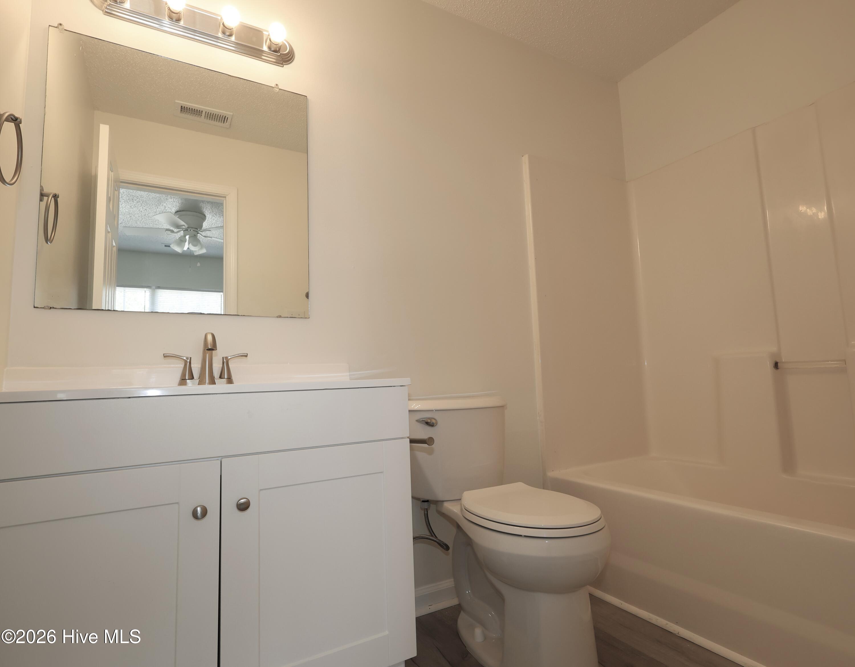 100559082 | Photo 11