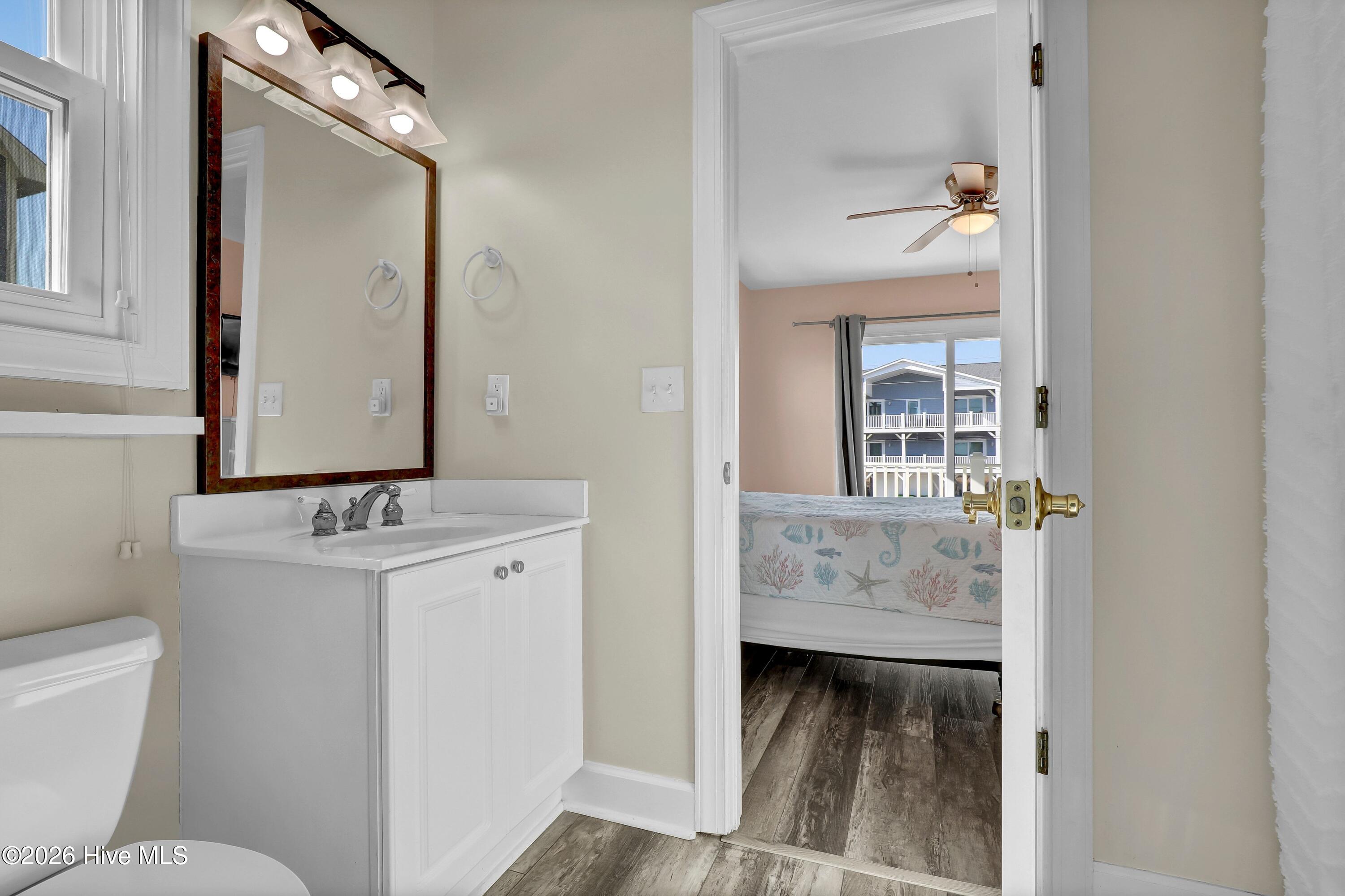 100554620 | Photo 31