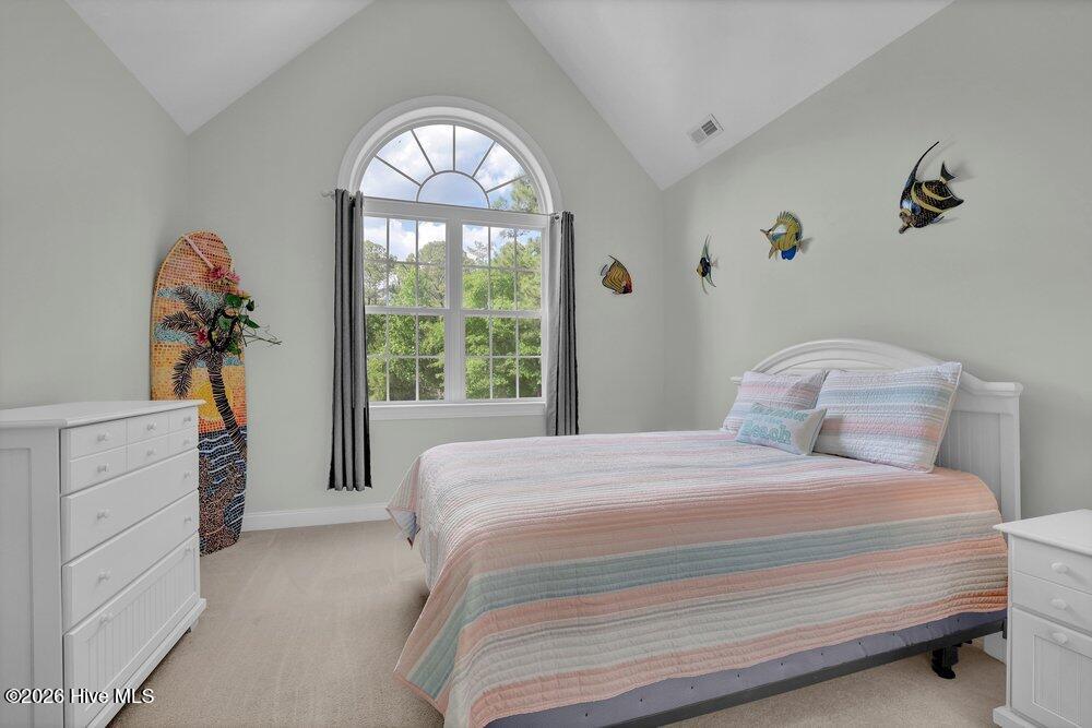 100568961 | Photo 38