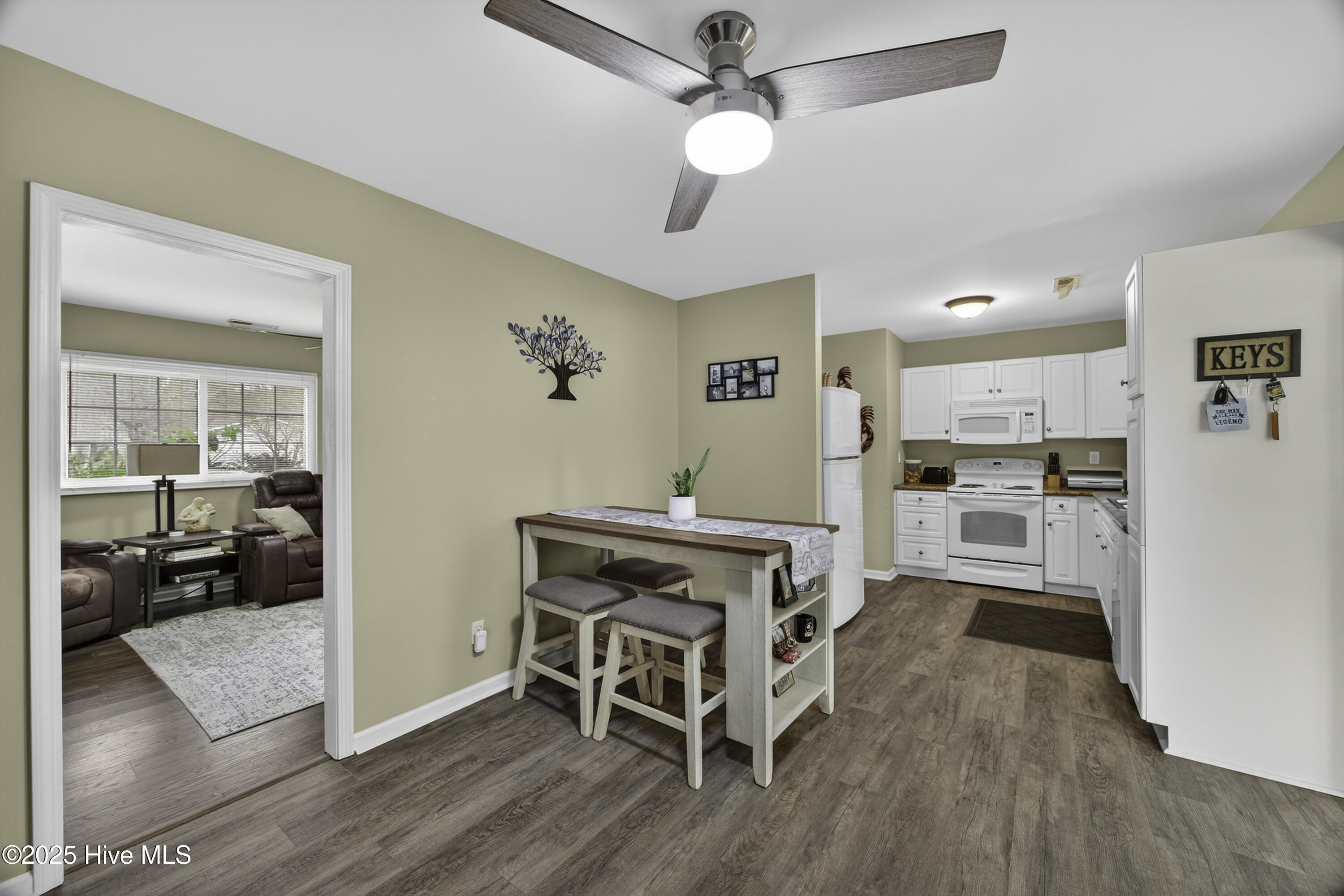 100544065 | Photo 18