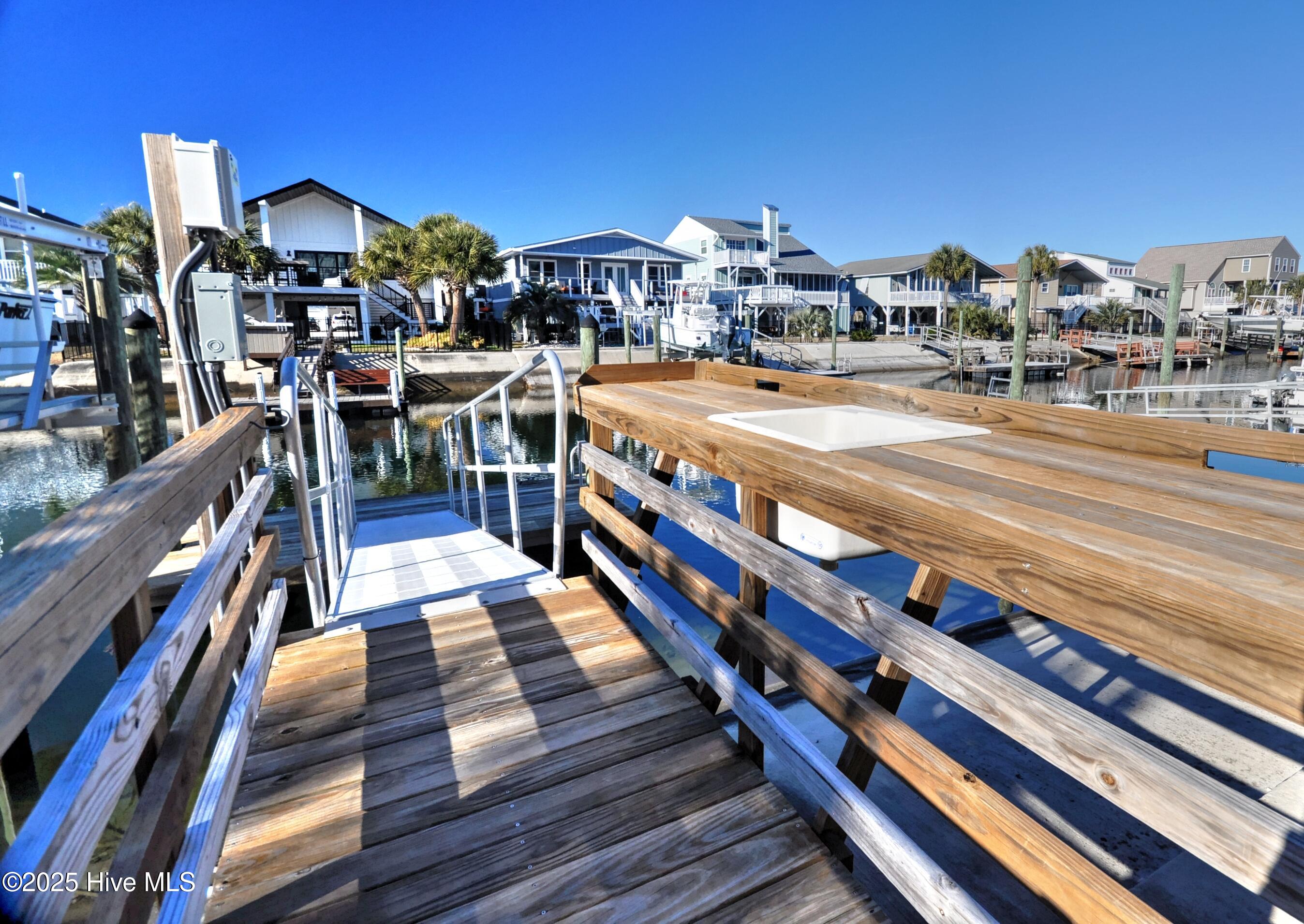 100546386 | Photo 22