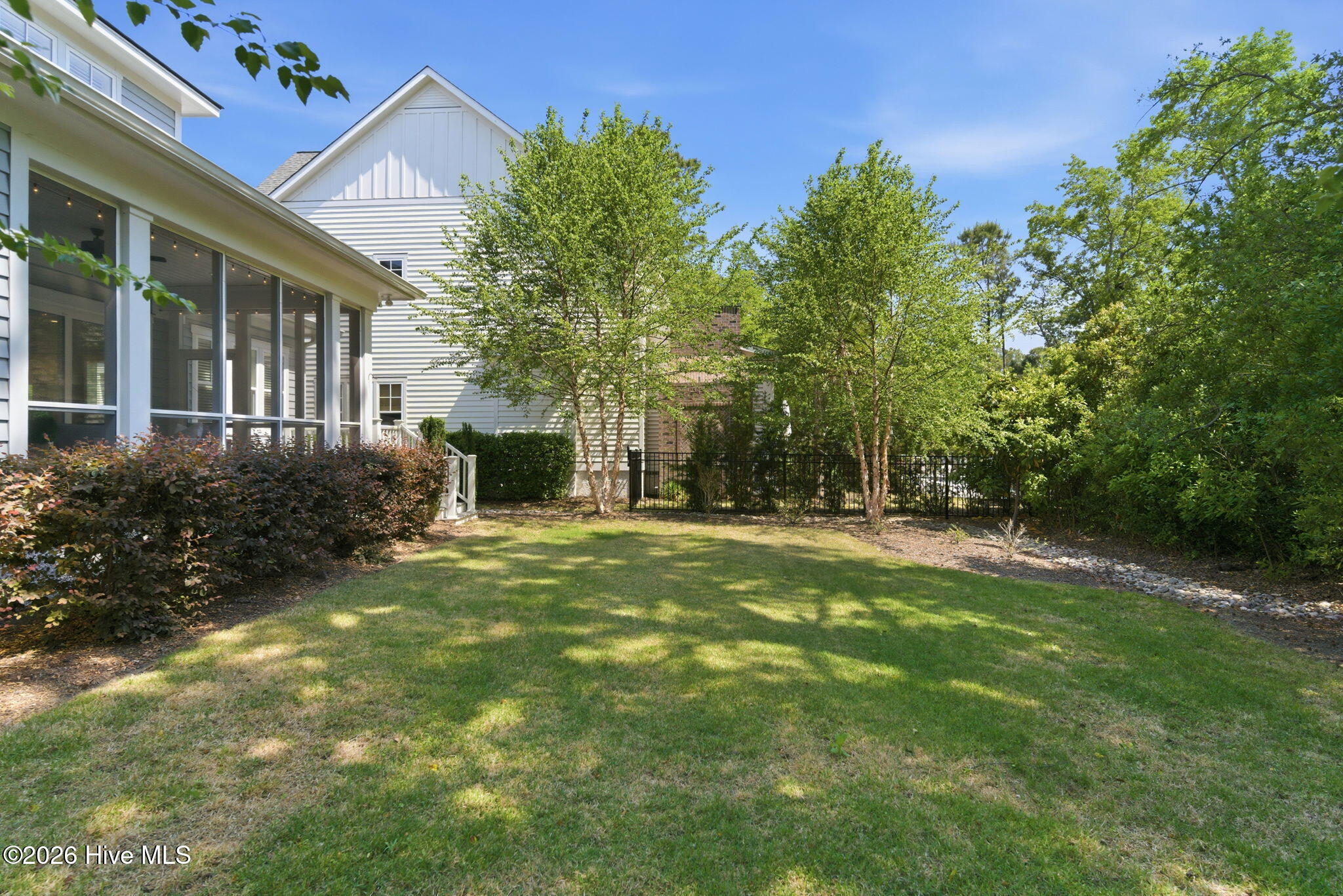 100569885 | Photo 45