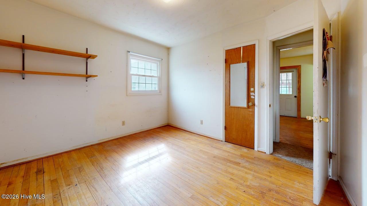 100557850 | Photo 12