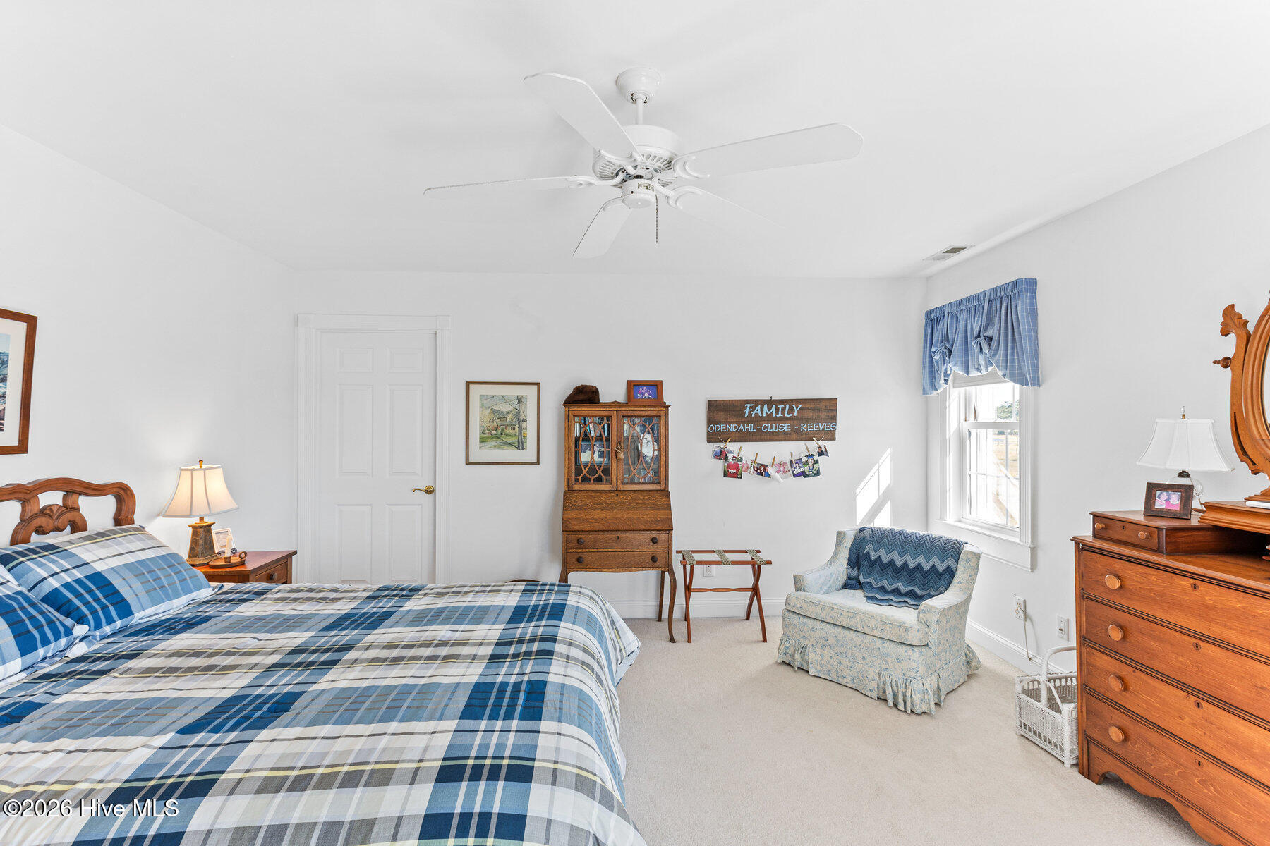 100558042 | Photo 50