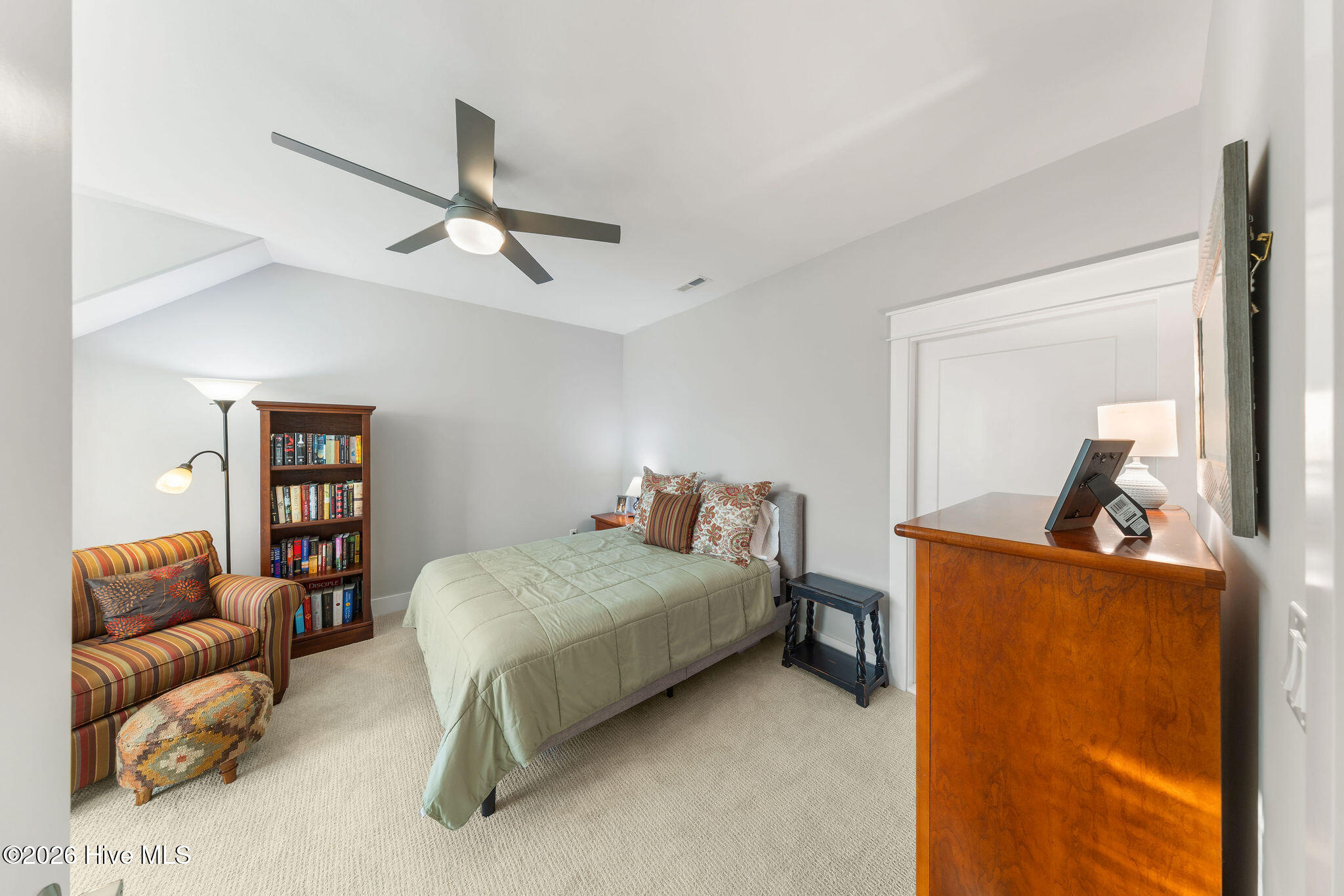 100552329 | Photo 57