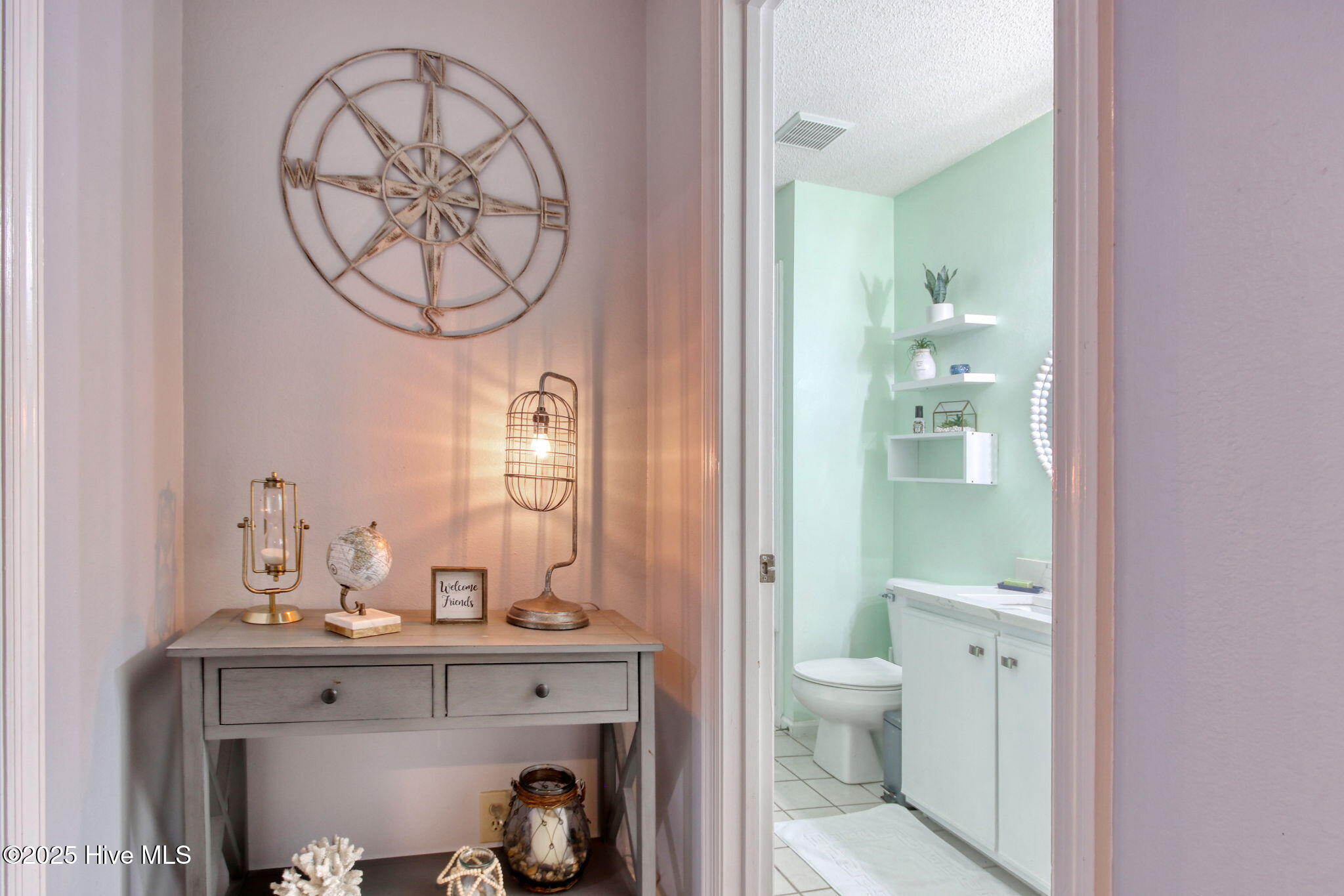 100528000 | Photo 19