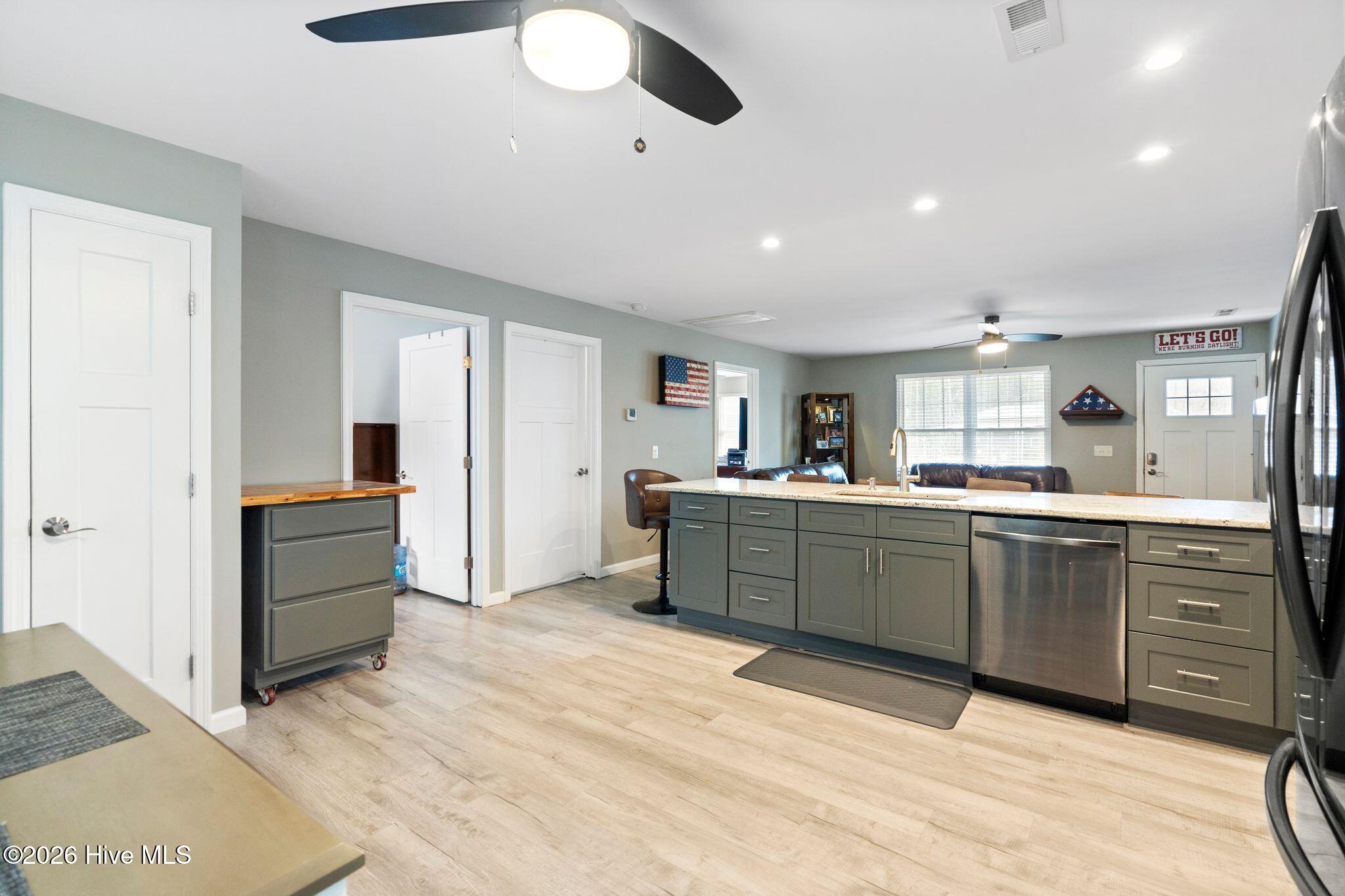 100559666 | Photo 63