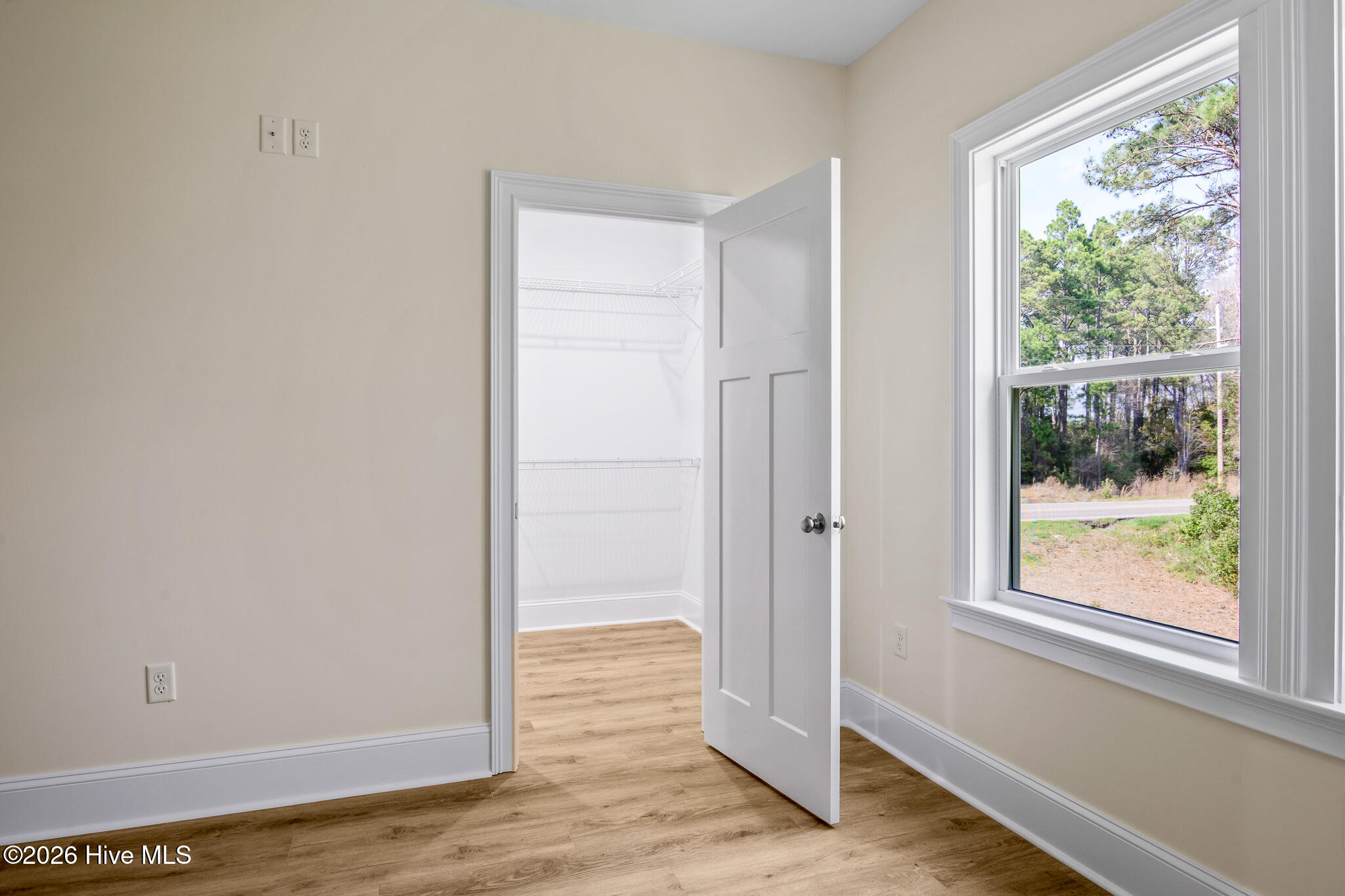 100517039 | Photo 28