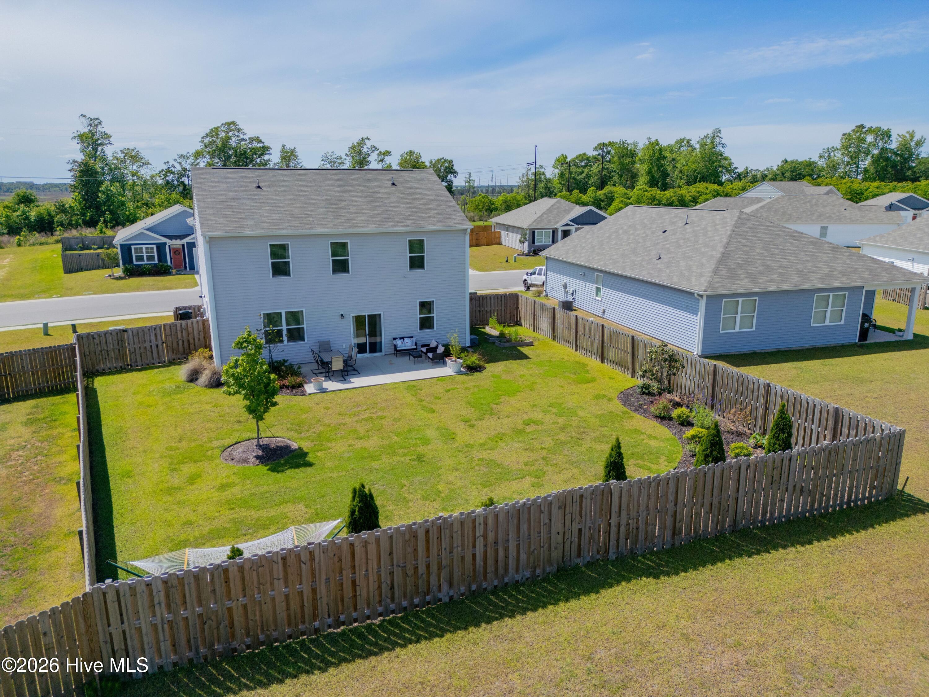 100570372 | Photo 35