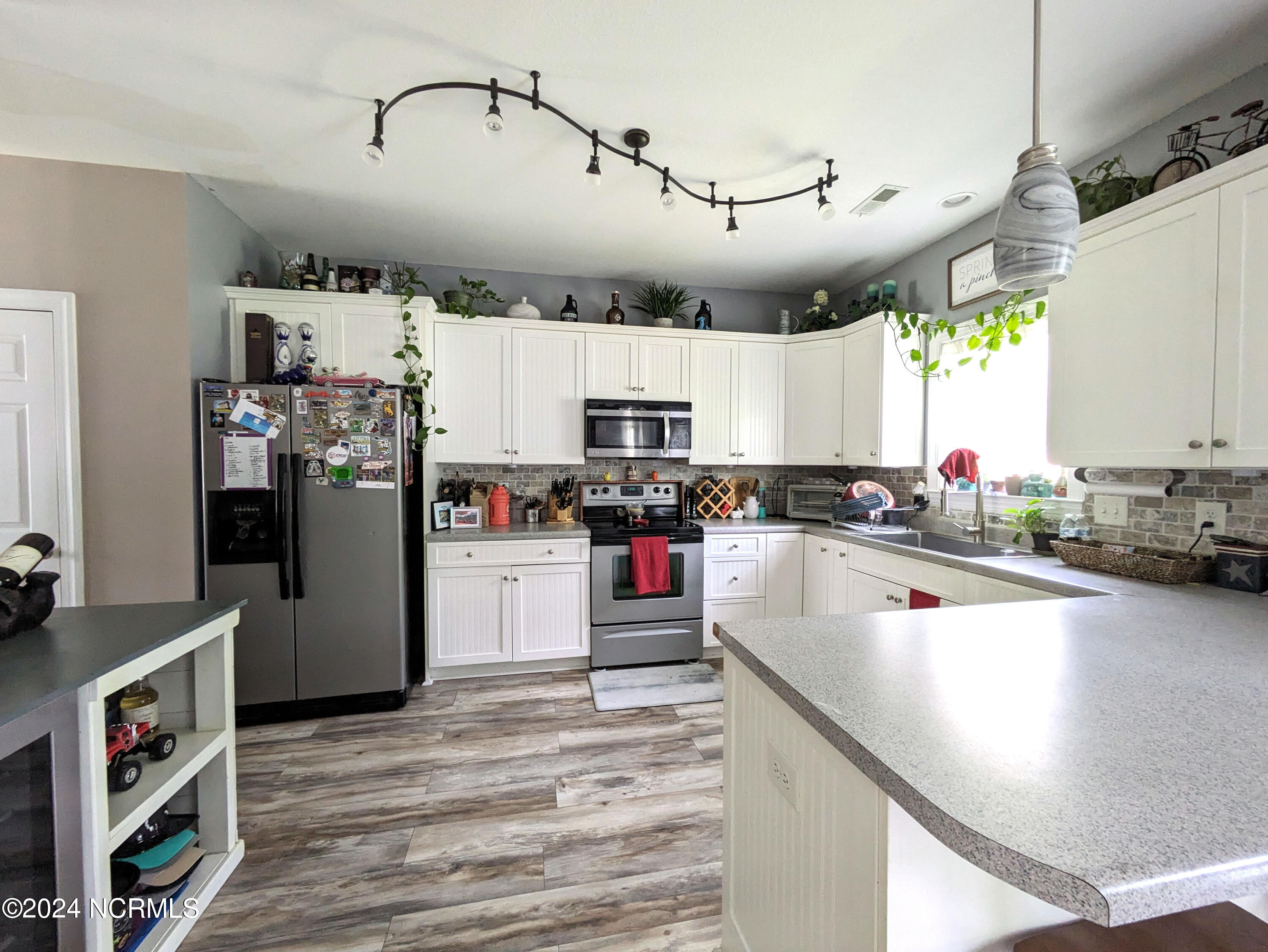 100529428 | Photo 26