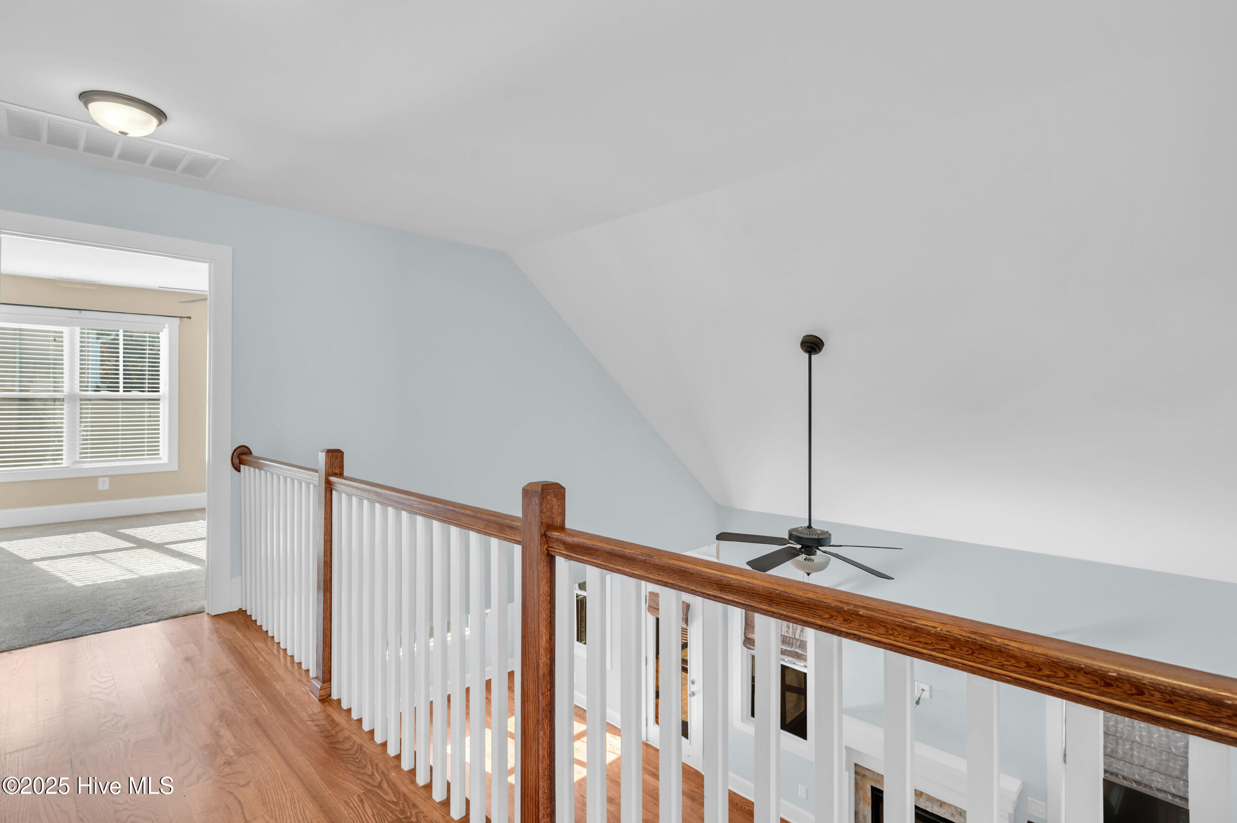 100540698 | Photo 31