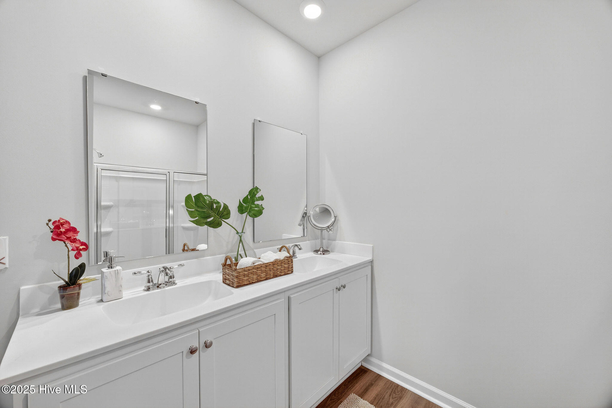 100541027 | Photo 23