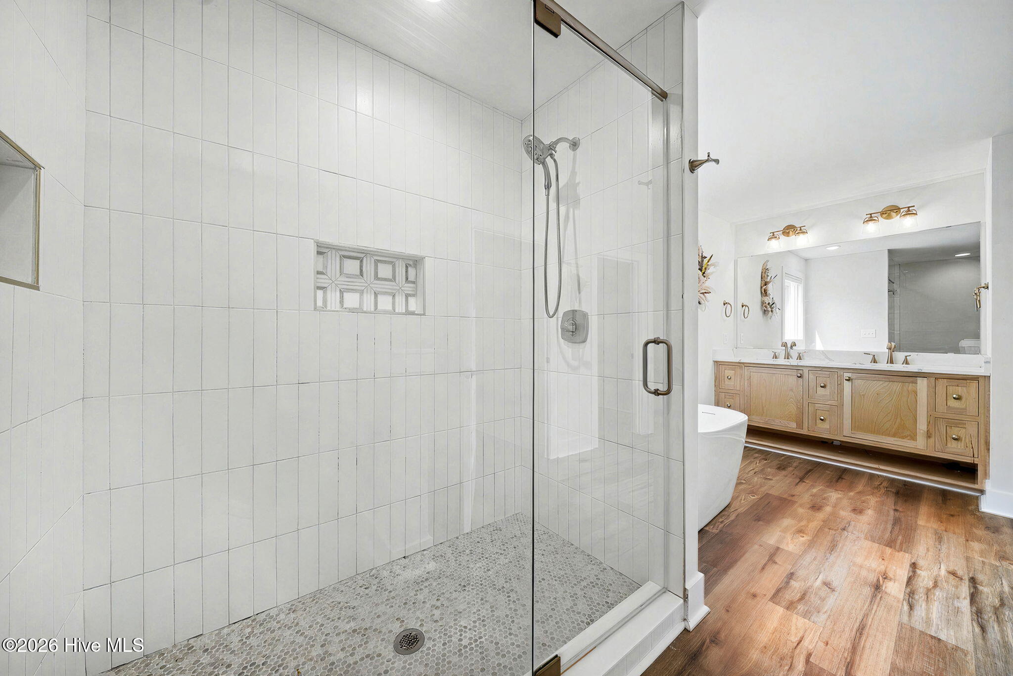 100564116 | Photo 31