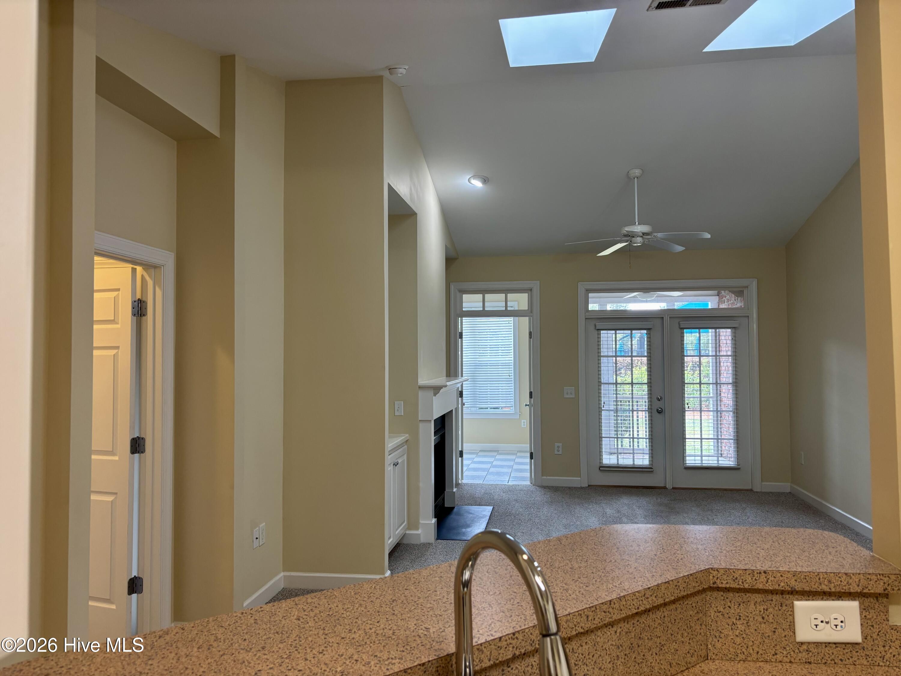 100548905 | Photo 13