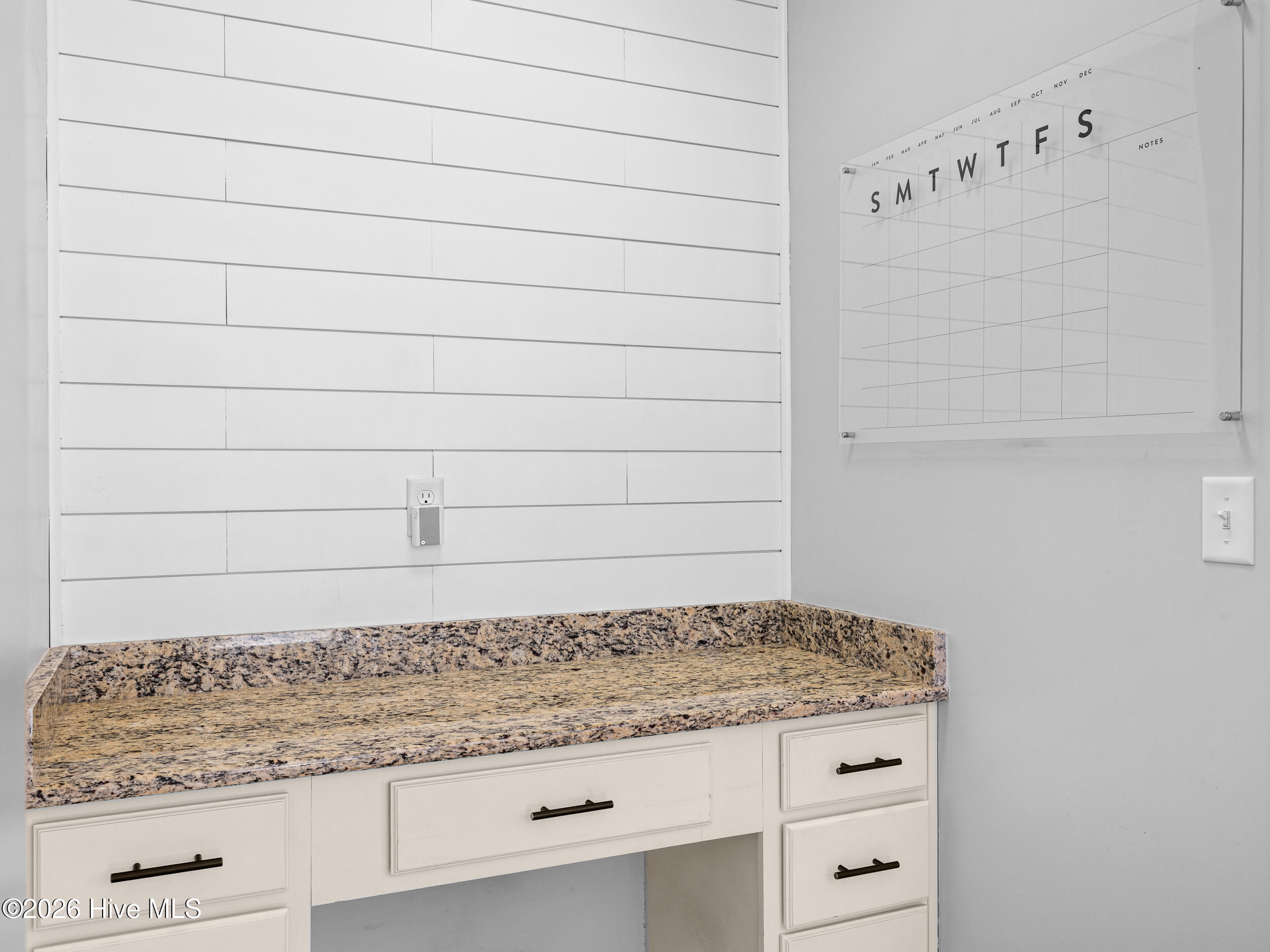 100566633 | Photo 37