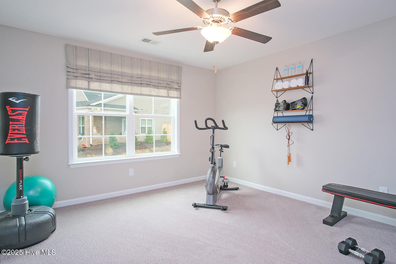 100548089 | Photo 27