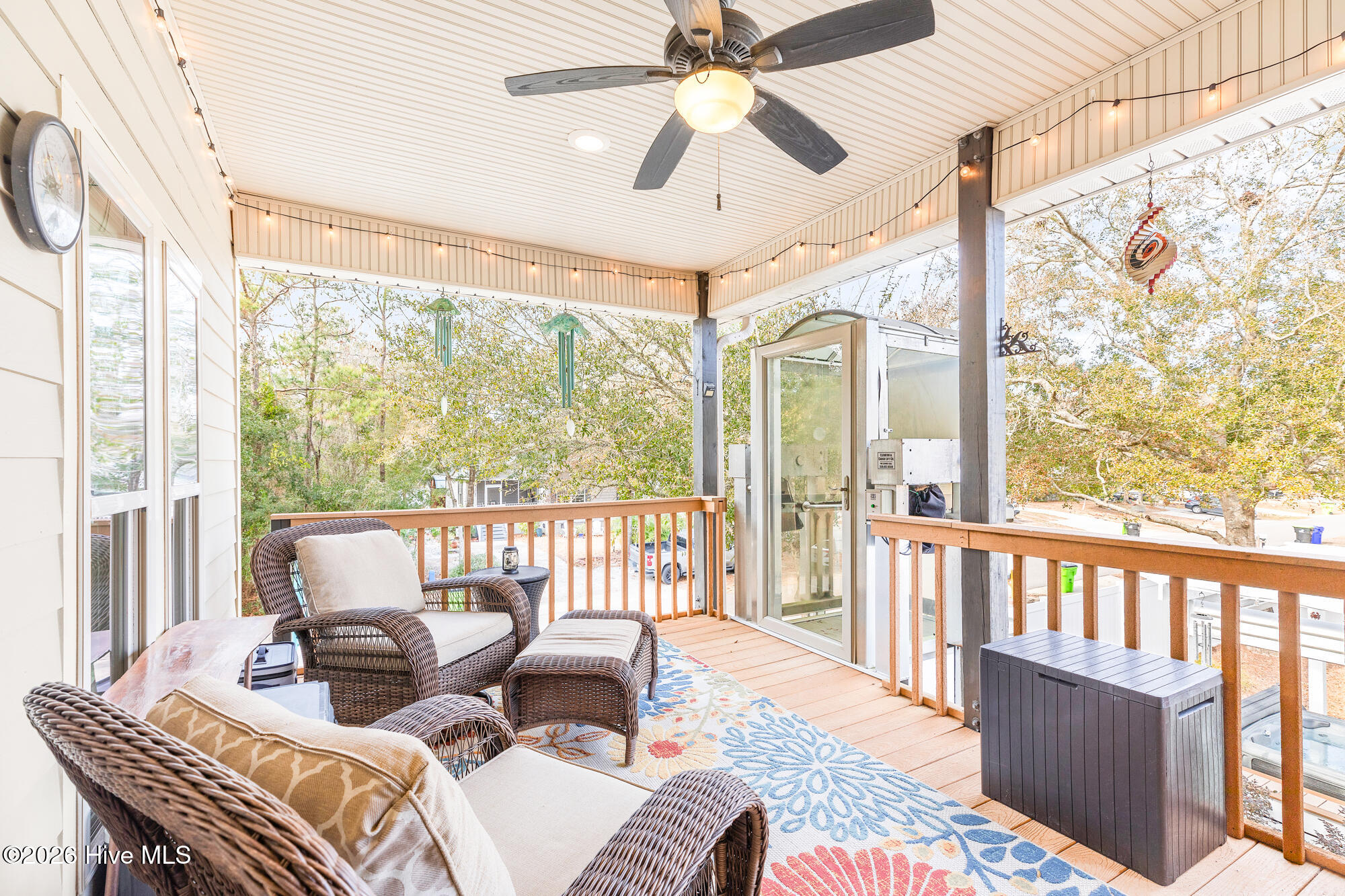 100554367 | Photo 42