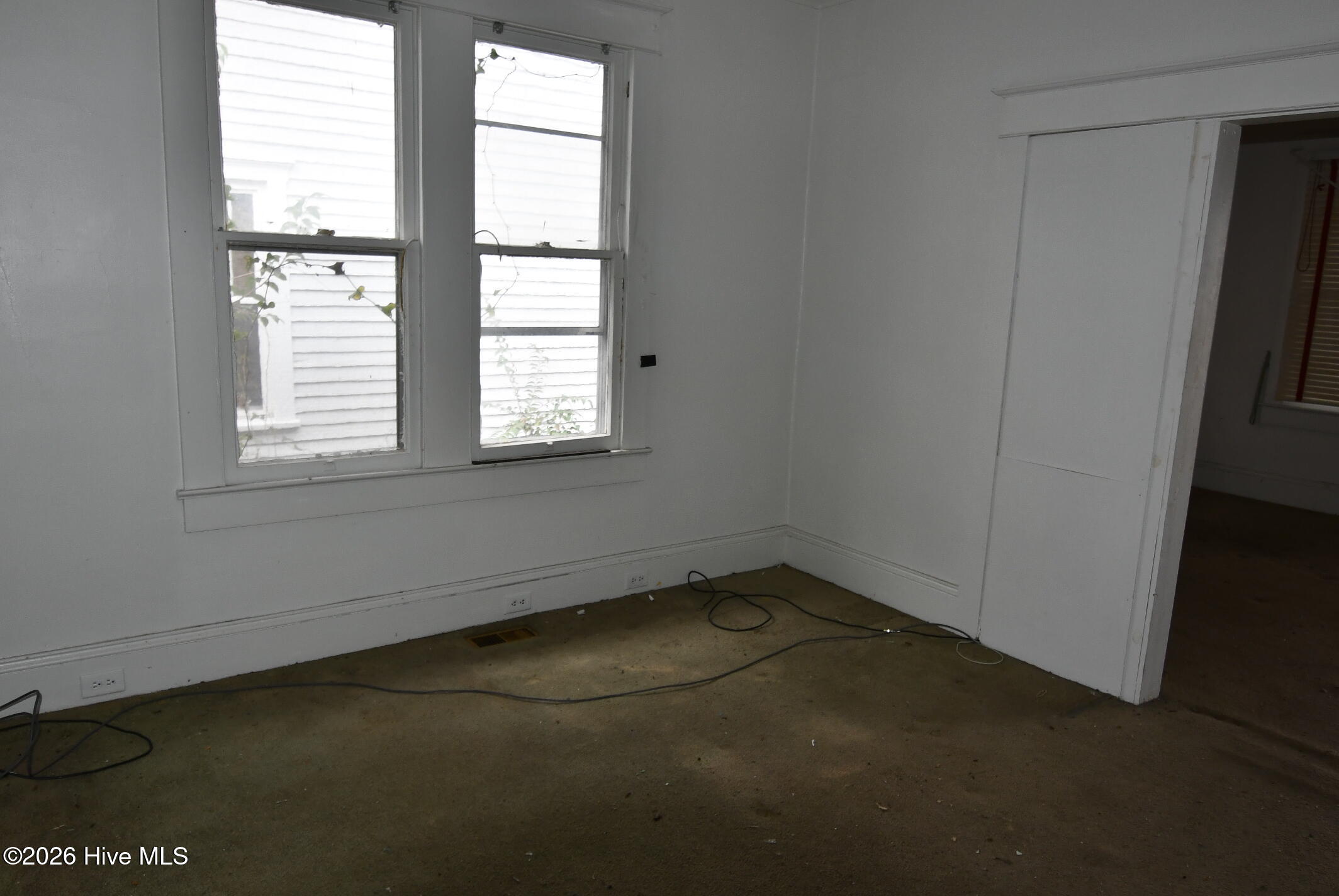 100554668 | Photo 21