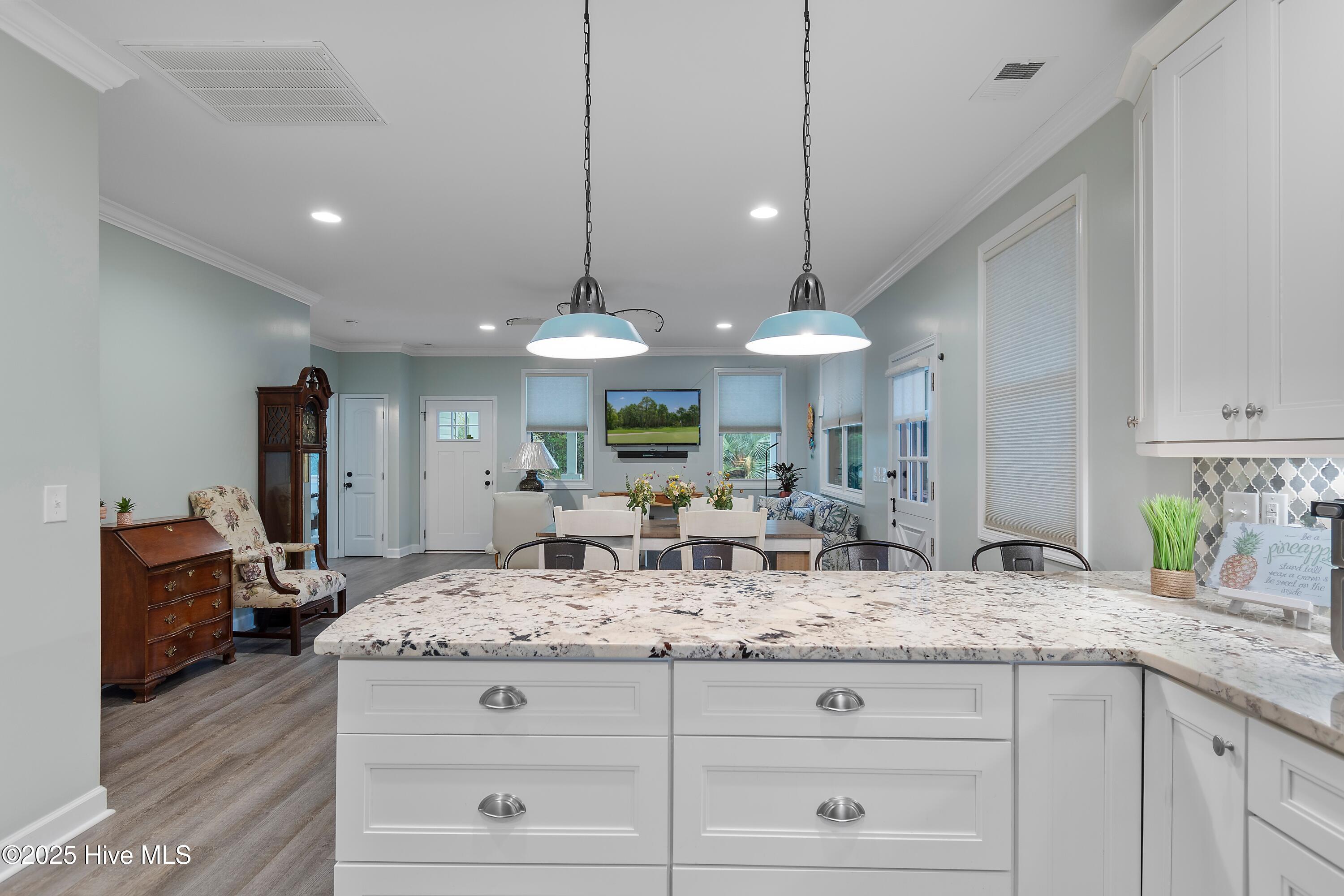 100538437 | Photo 21