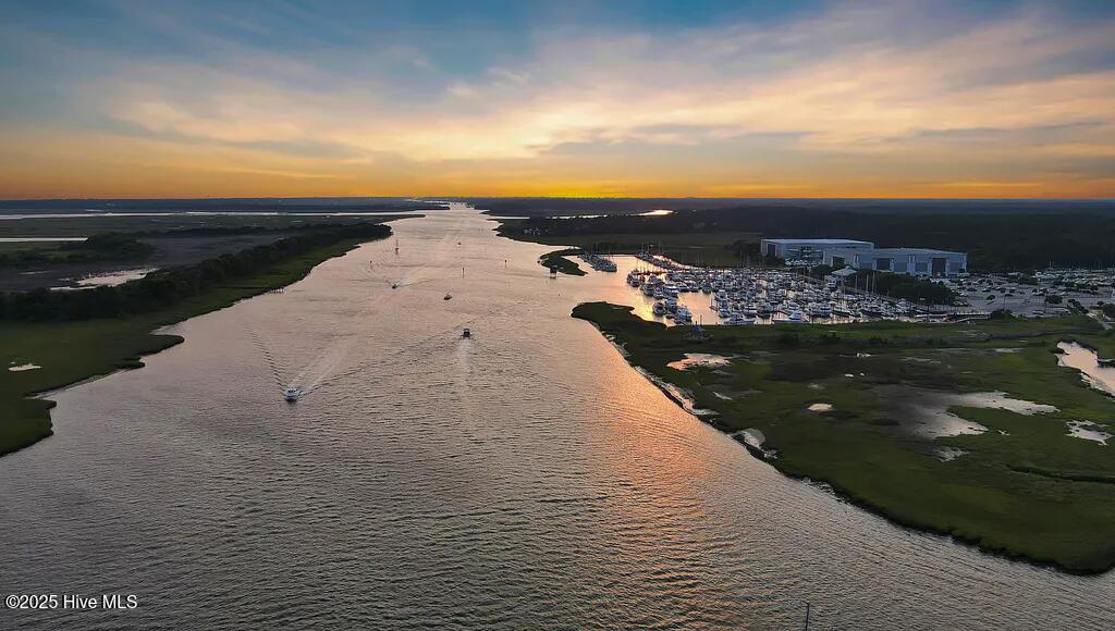 100530460 | Photo 17