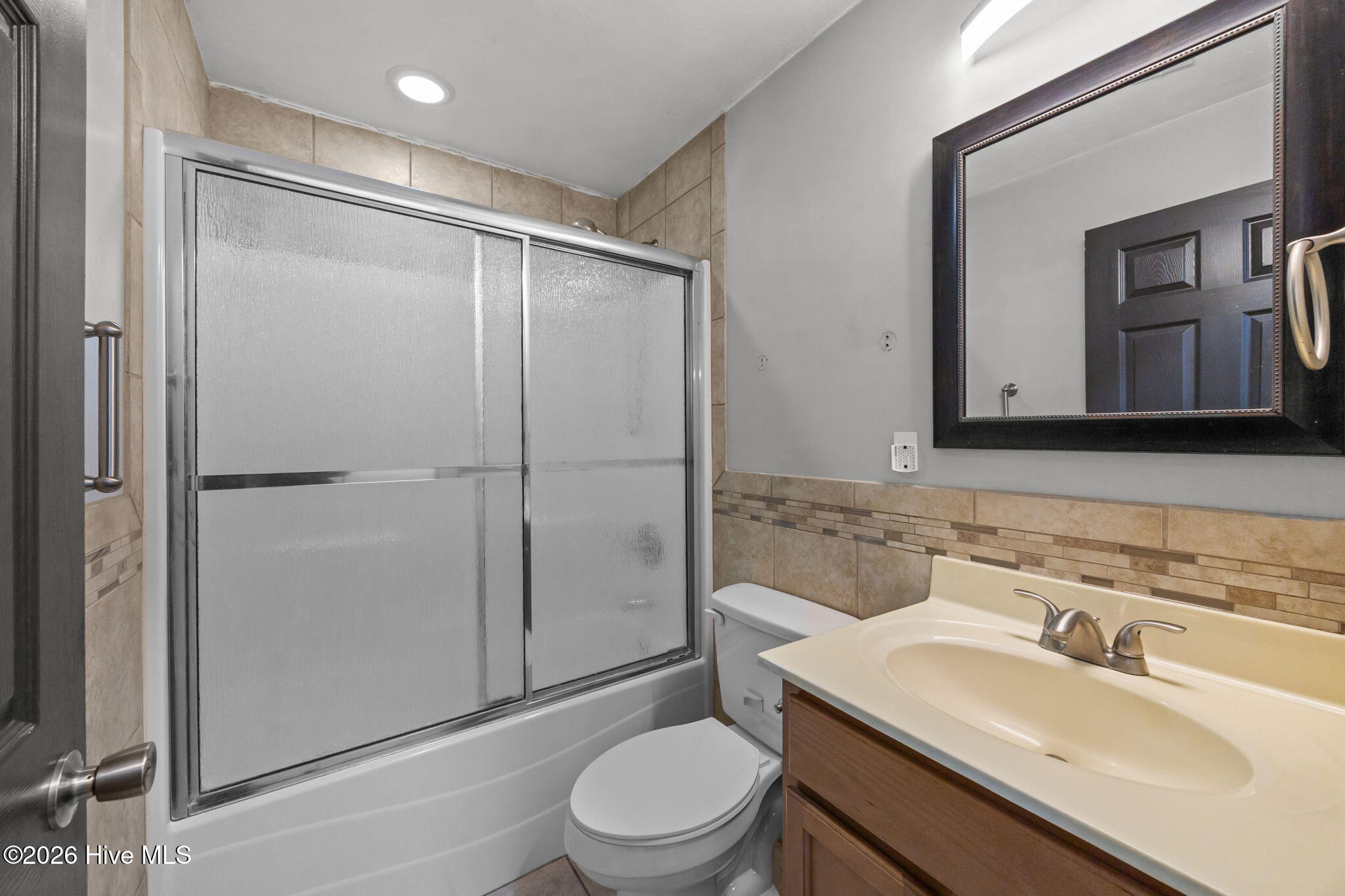 100555962 | Photo 18