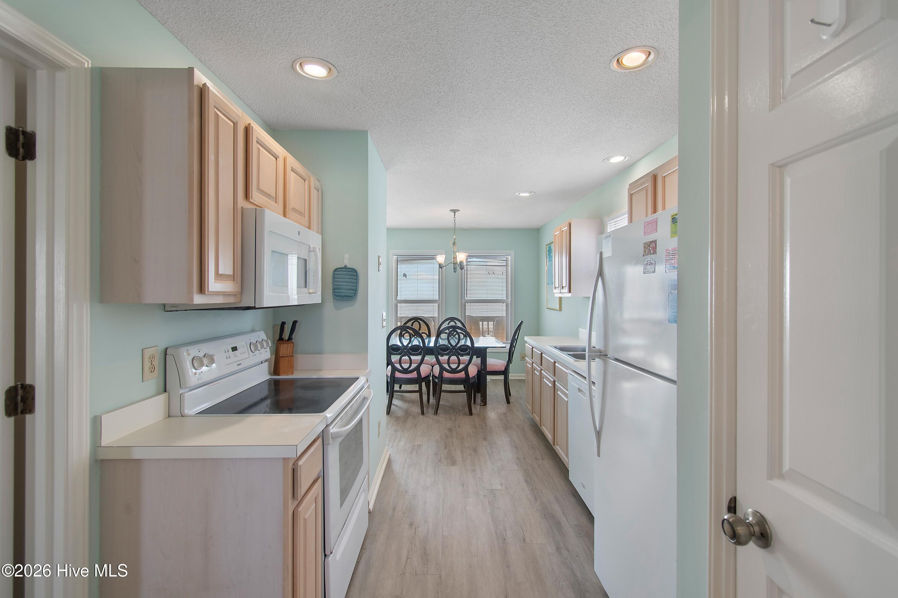 100558729 | Photo 17