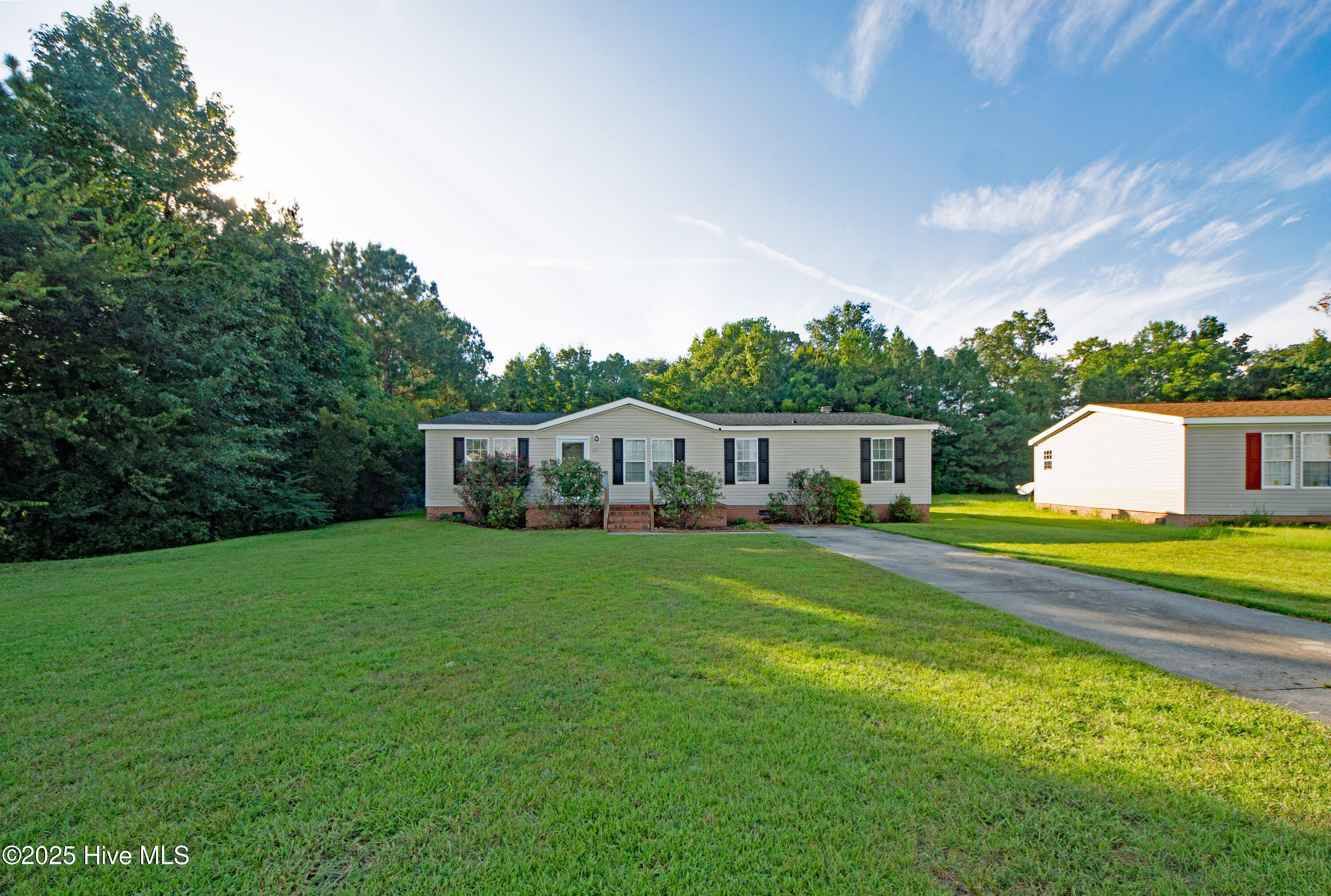 125 Magnolia Gardens Drive, Jacksonville, NC 28540 – photo 2: DSC03281