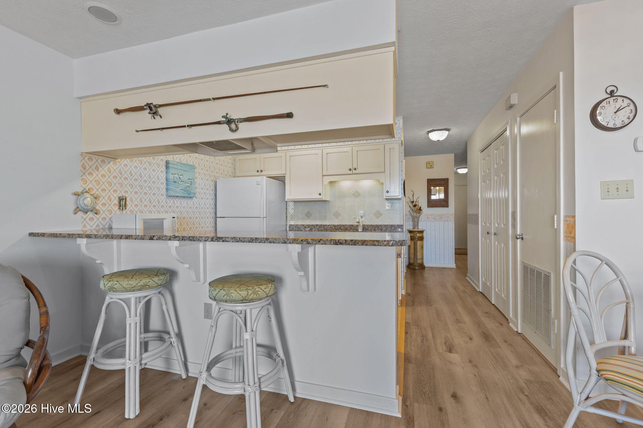 100516051 | Photo 21