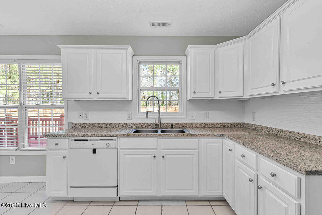 100557733 | Photo 13