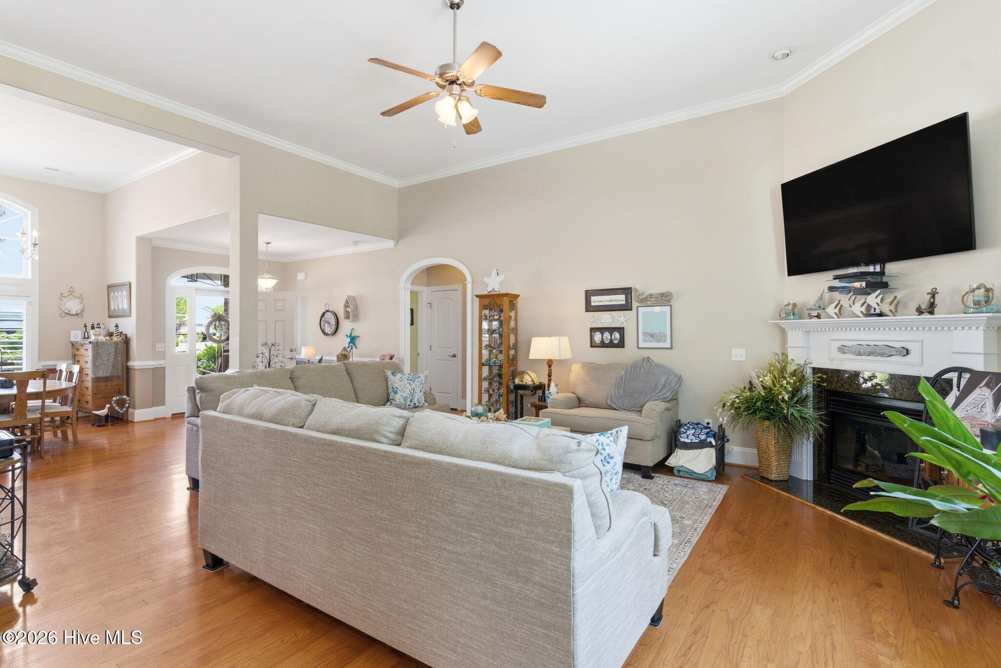 100569602 | Photo 14