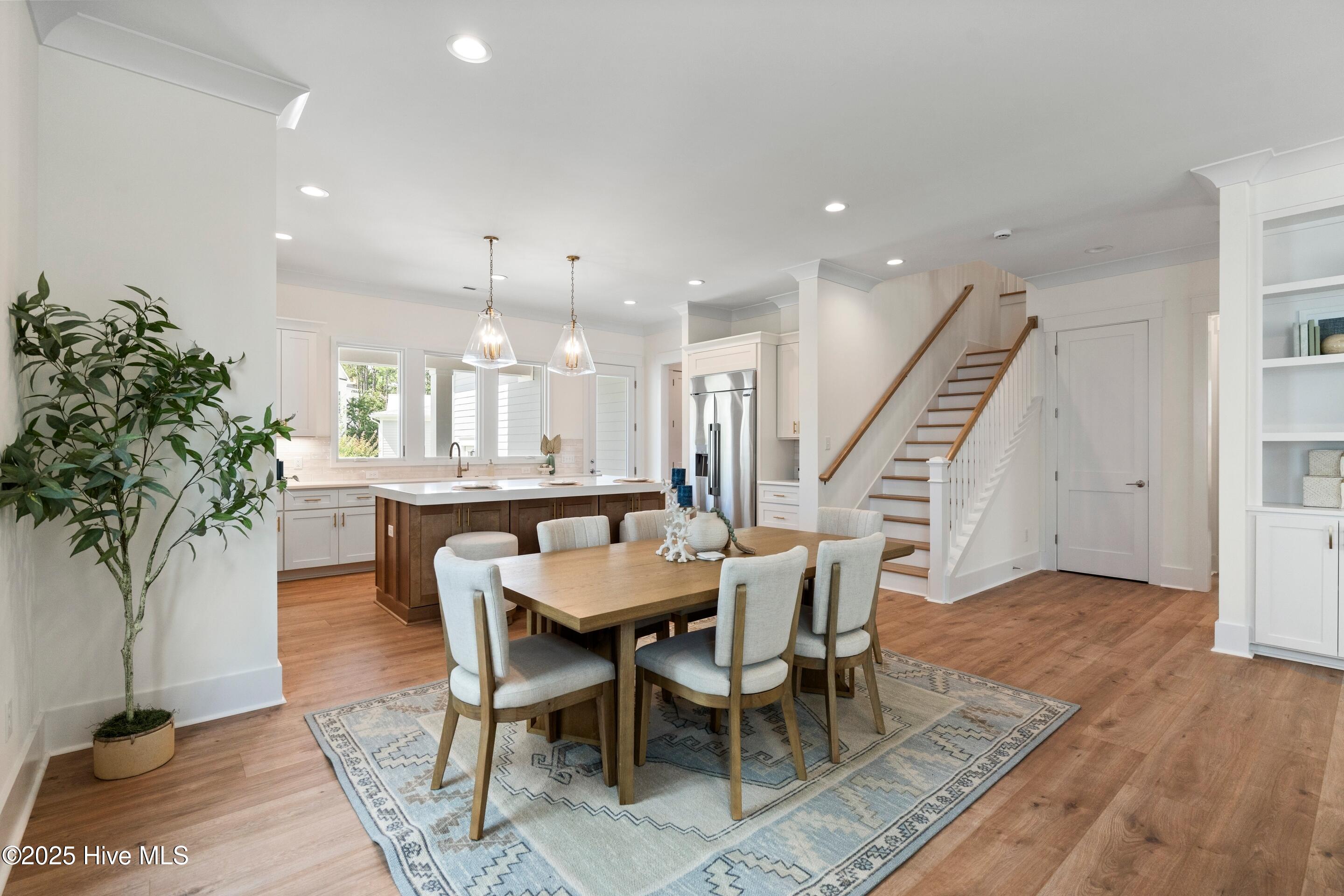 100542273 | Photo 25