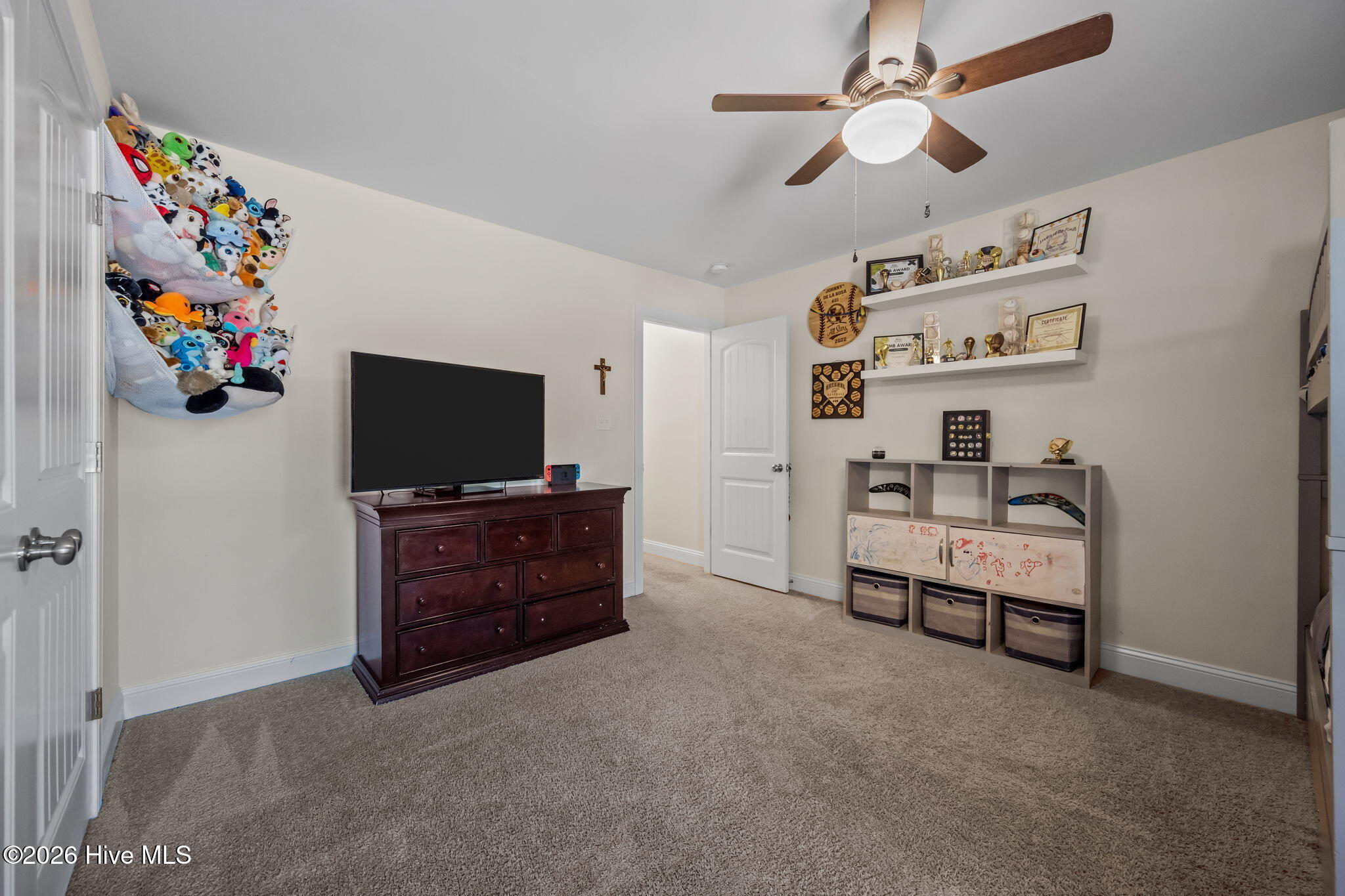 100554000 | Photo 37