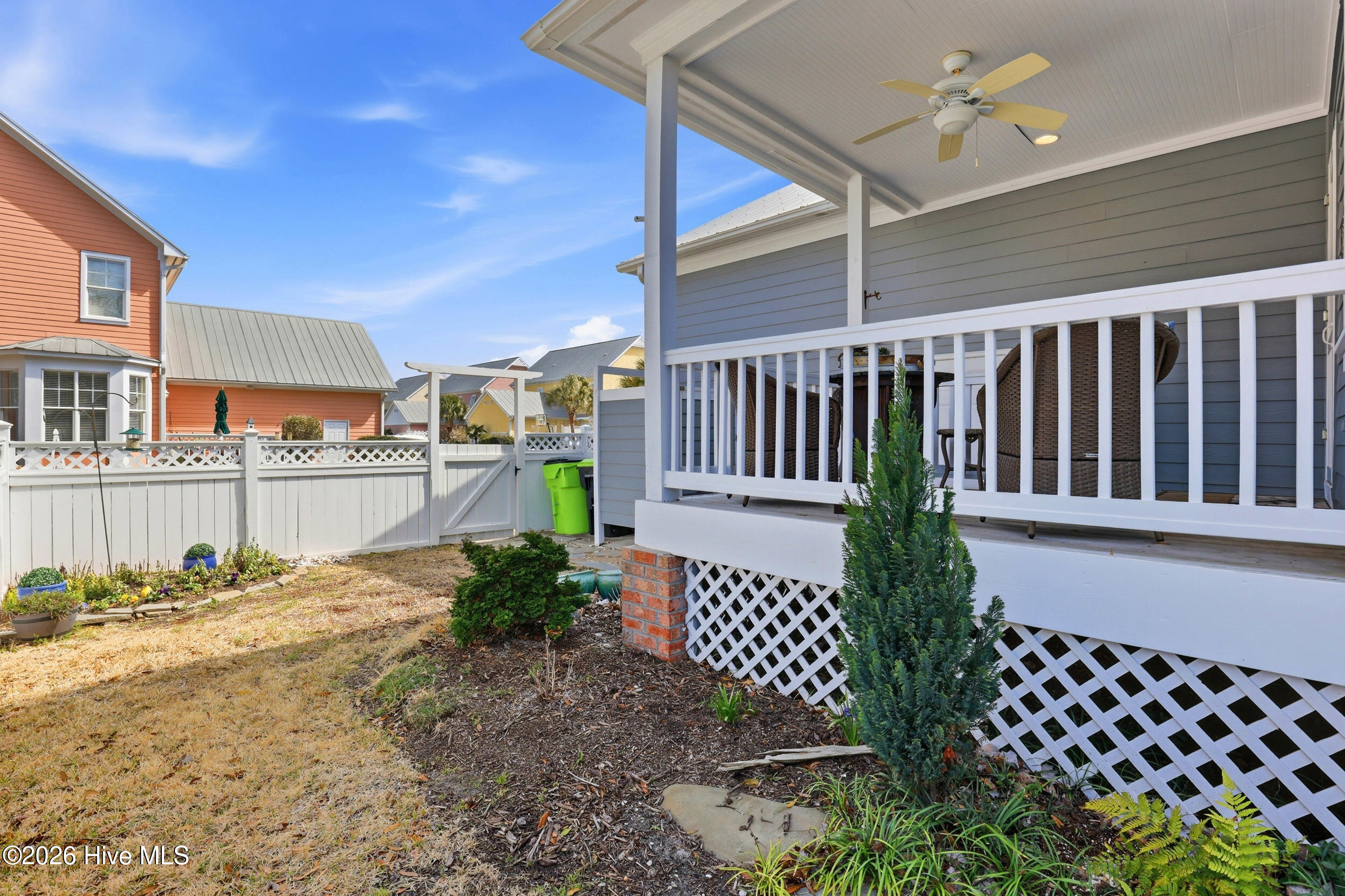 100559710 | Photo 51