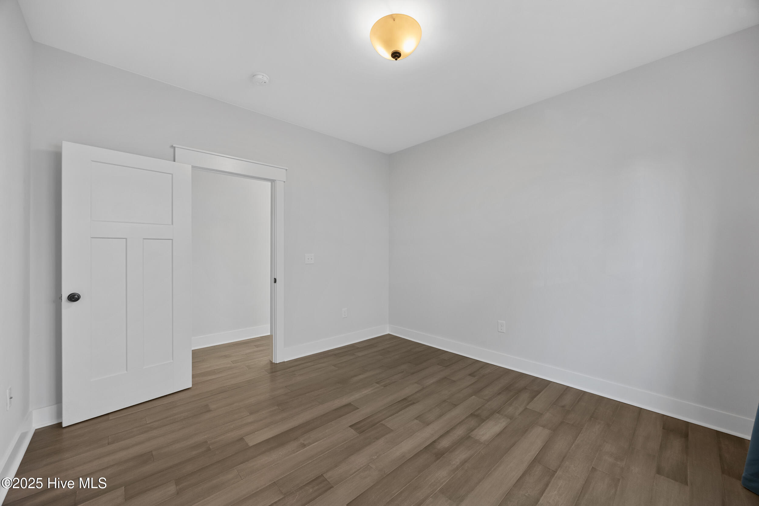 100545820 | Photo 26