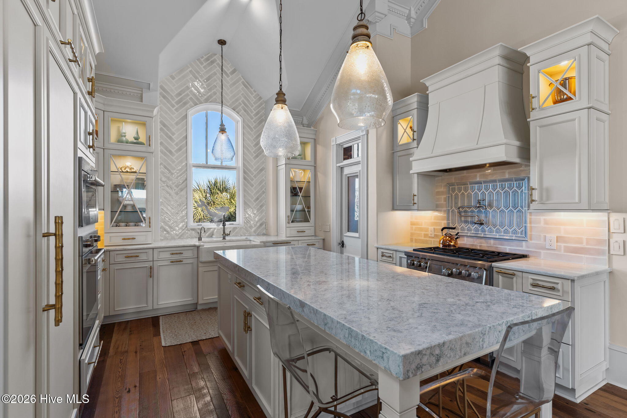 100552689 | Photo 30