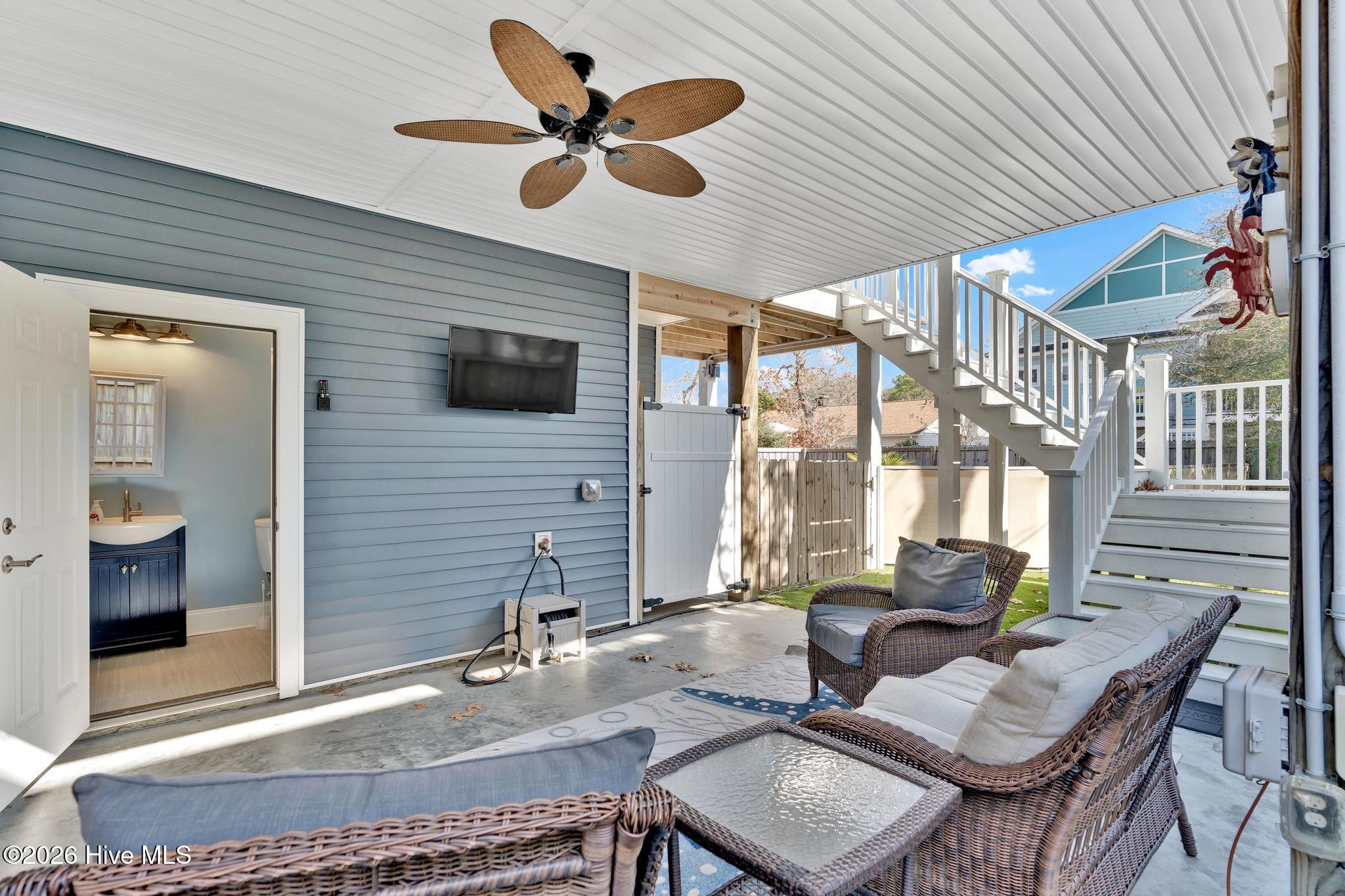 100548607 | Photo 38