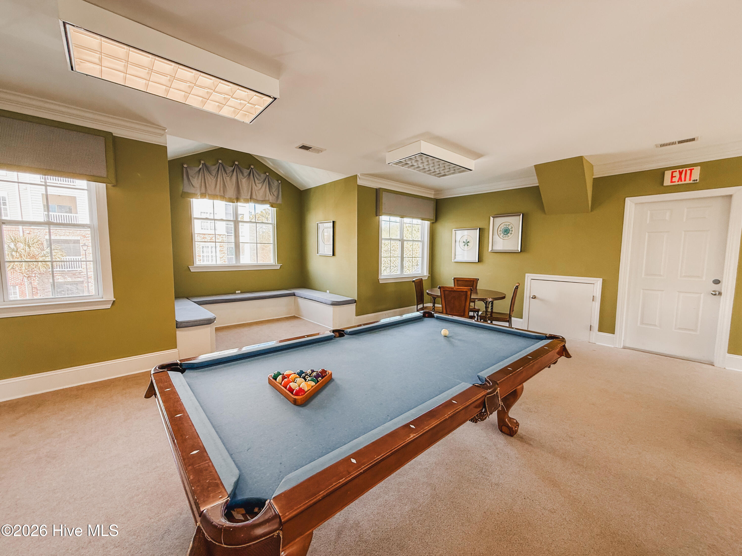 100554593 | Photo 46