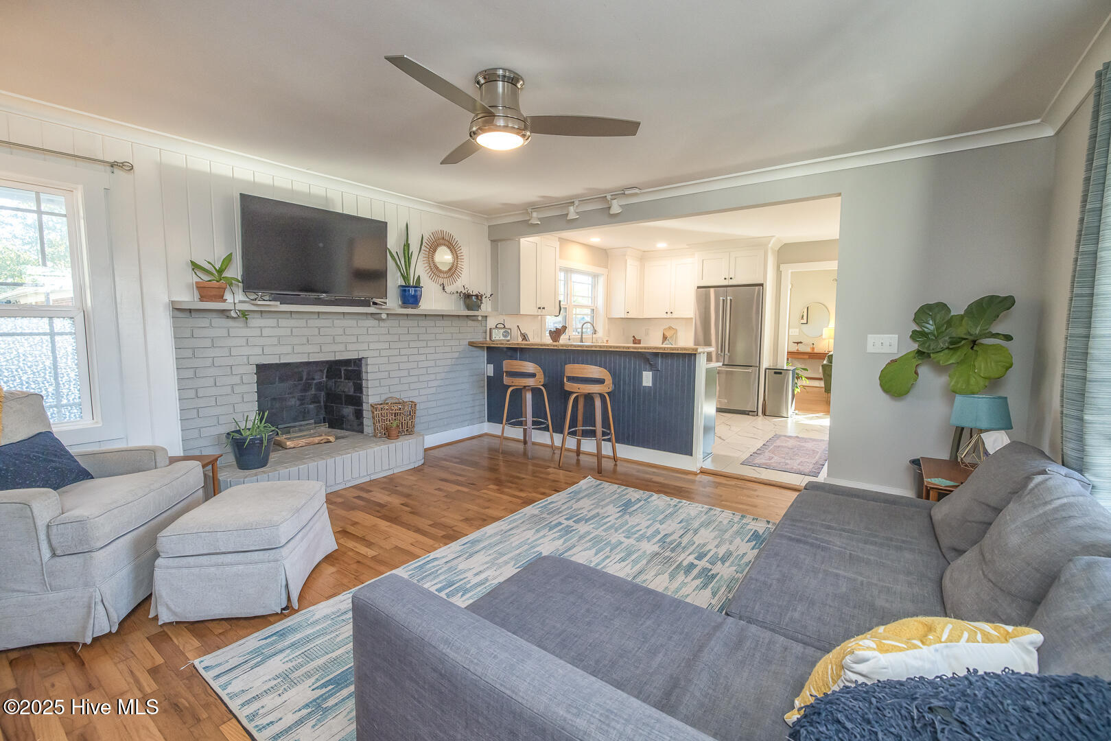 100545205 | Photo 23