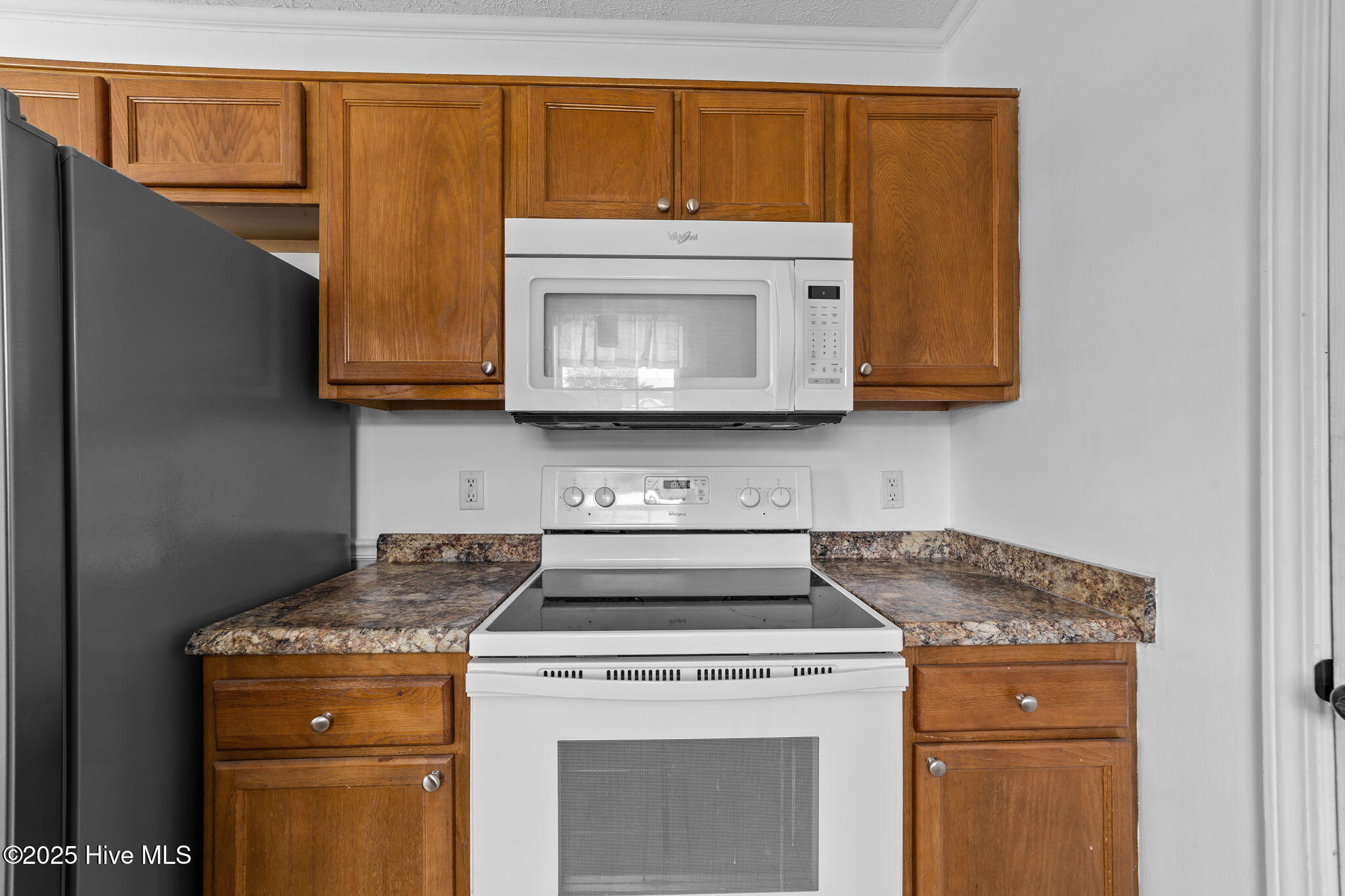 100540670 | Photo 11