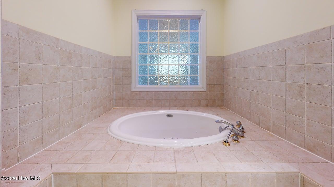 100568487 | Photo 20