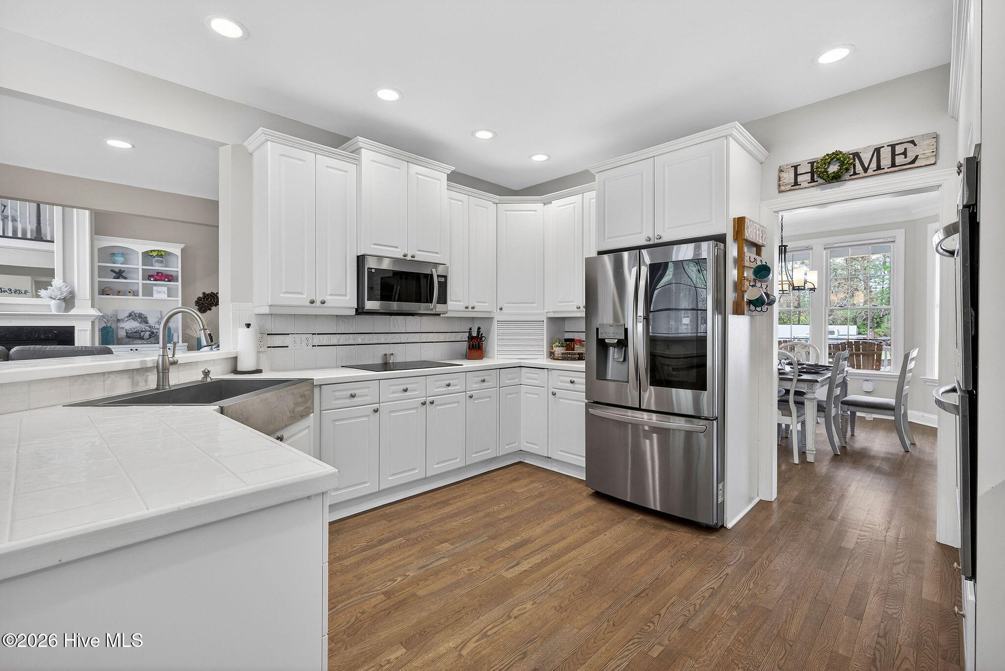 100563131 | Photo 23