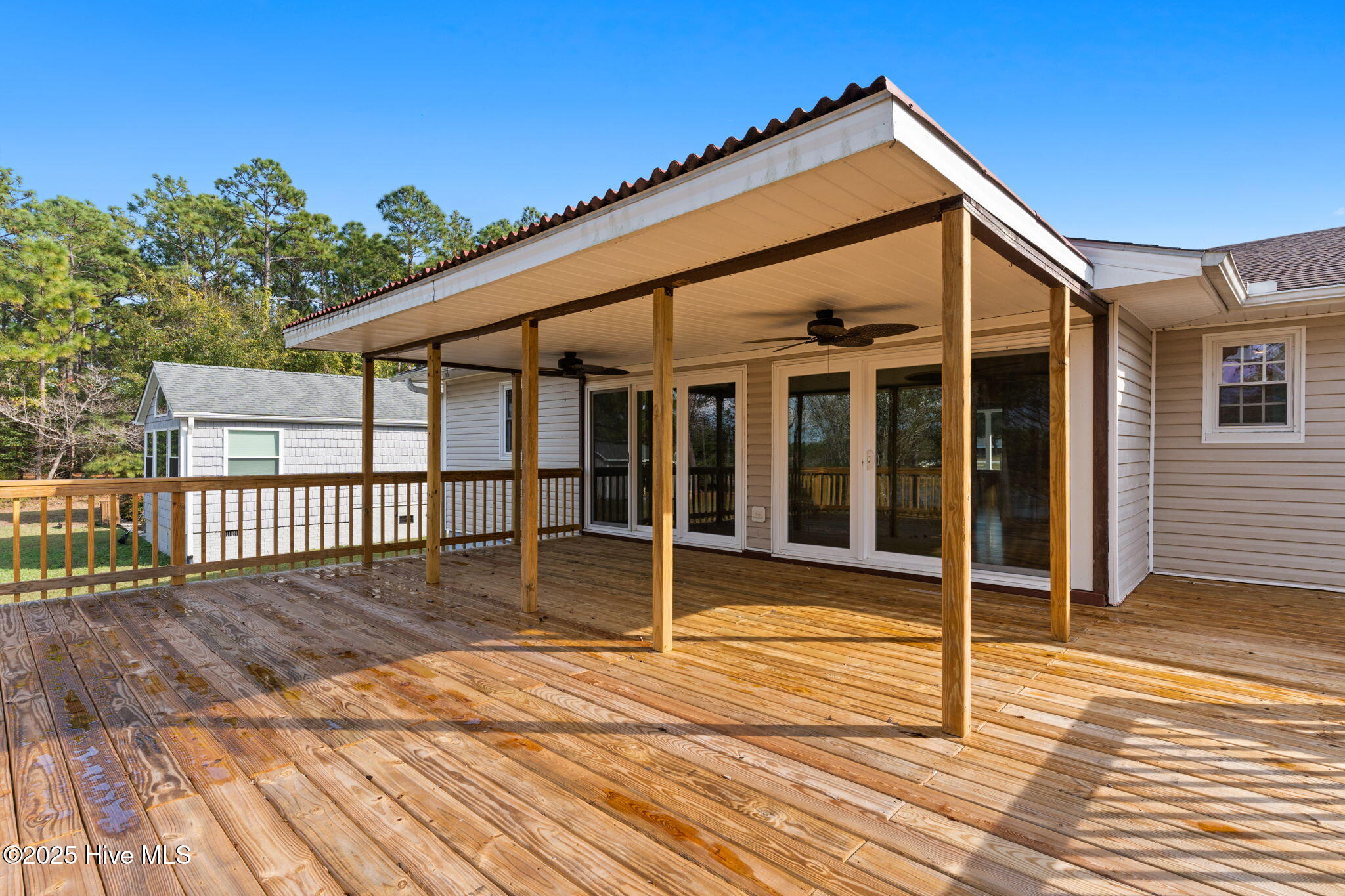 100543279 | Photo 46