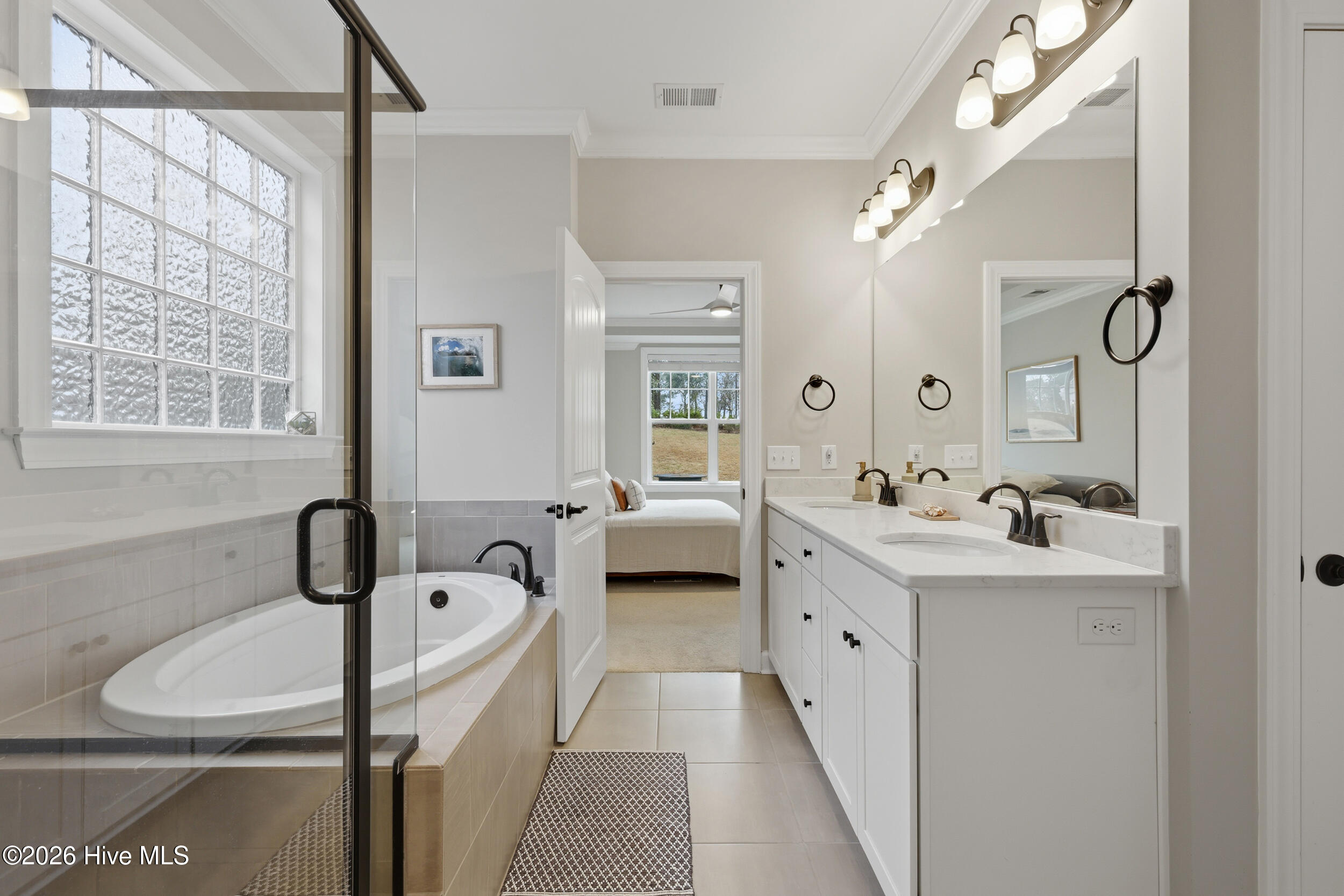 100553163 | Photo 28