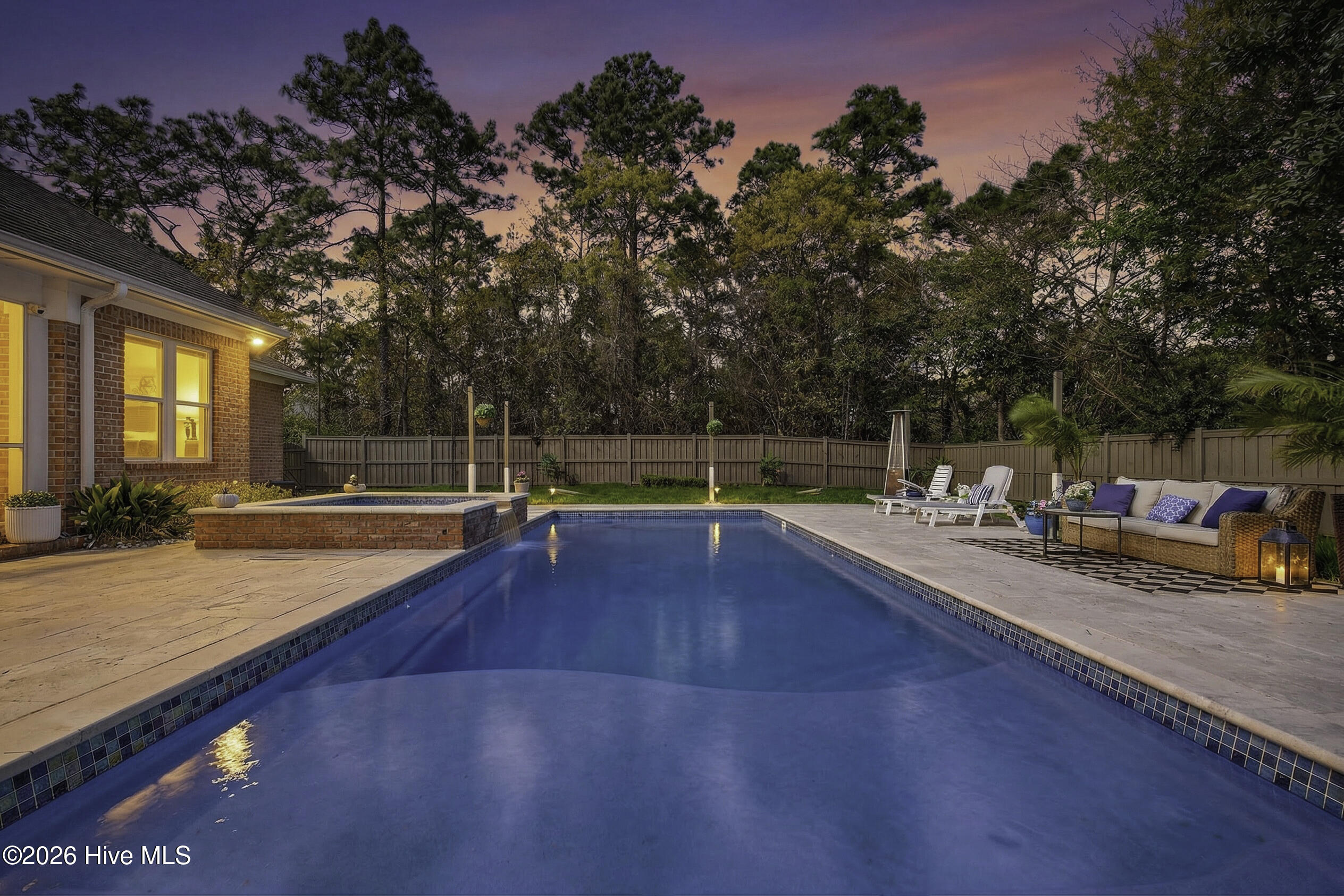 100564665 | Photo 65