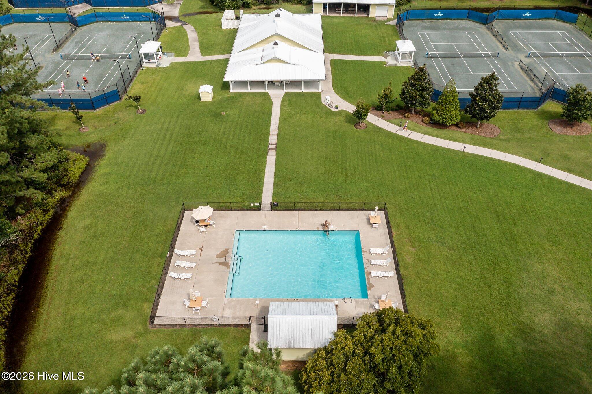 100563425 | Photo 13