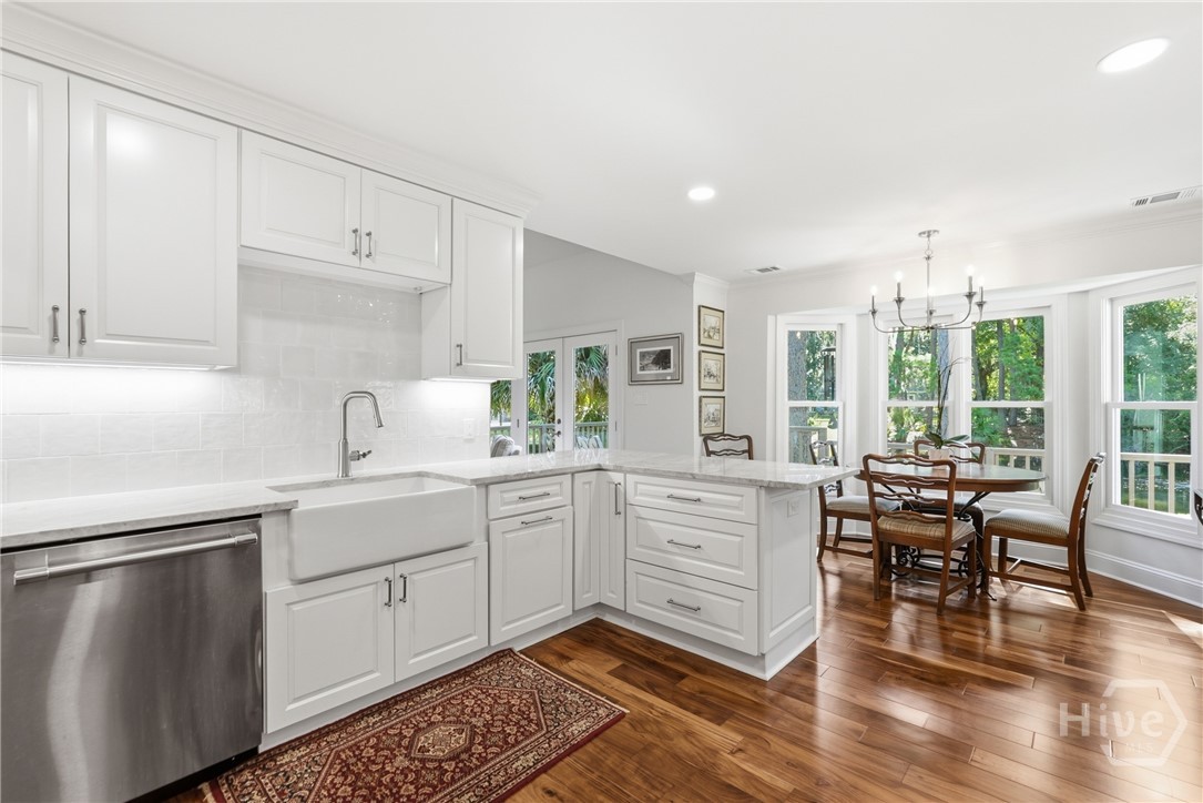 Kitchen overlooking breakfast room
