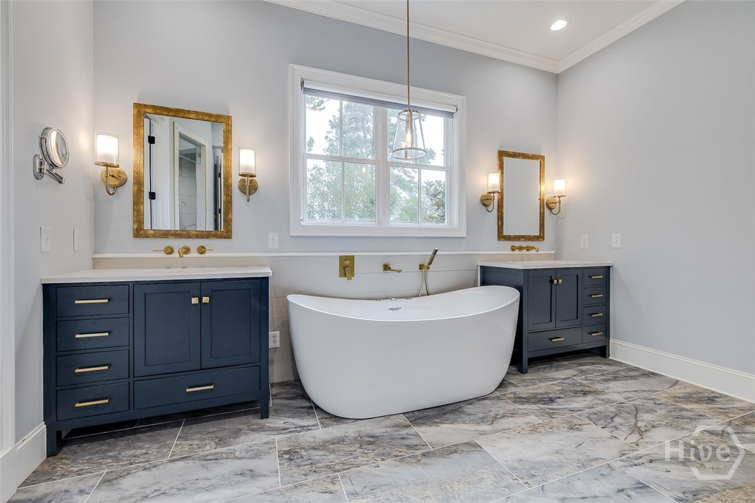 Master Bathroom Tub