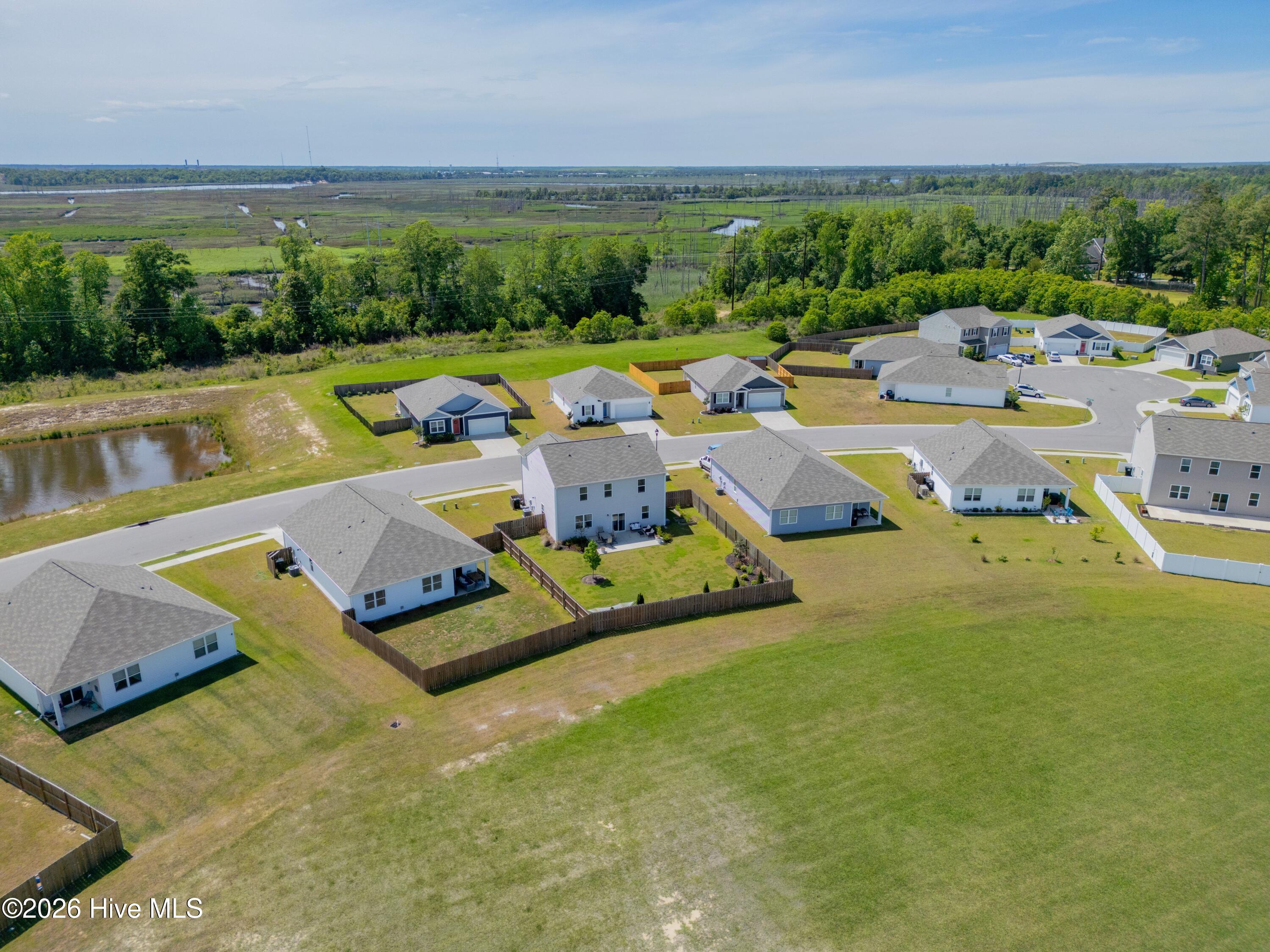 100570372 | Photo 34